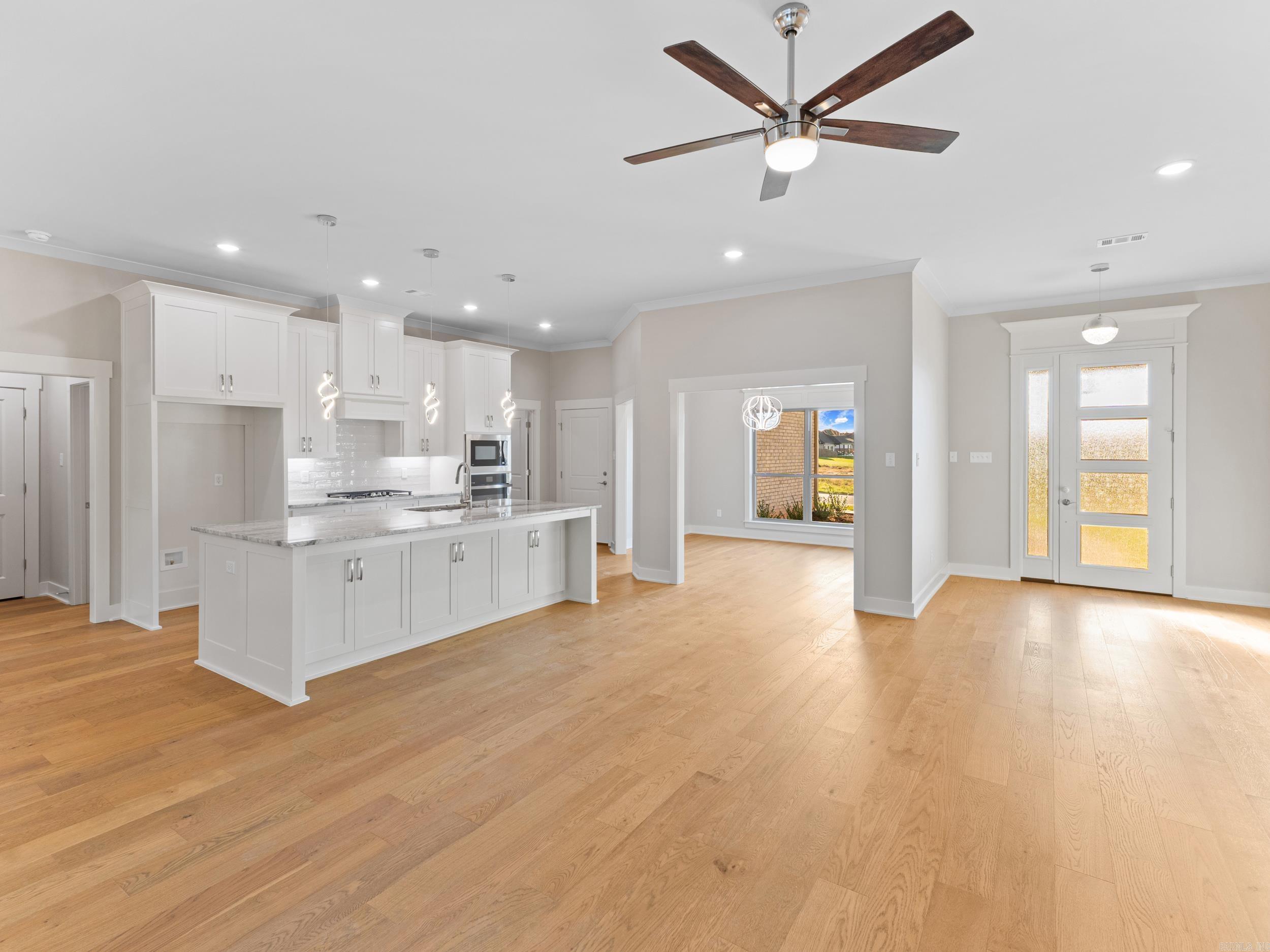 2344 Lakewood Circle