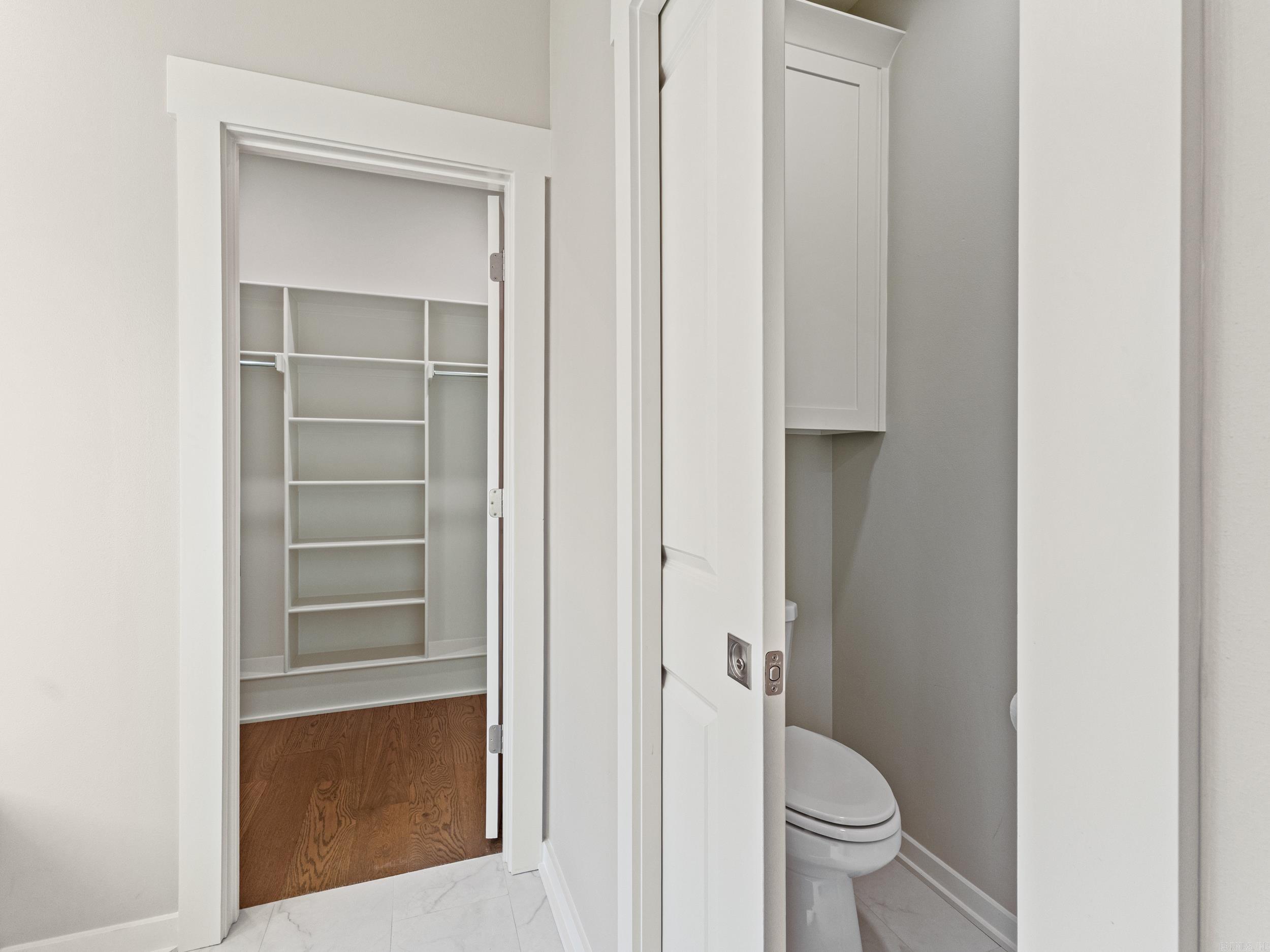 2344 Lakewood Circle