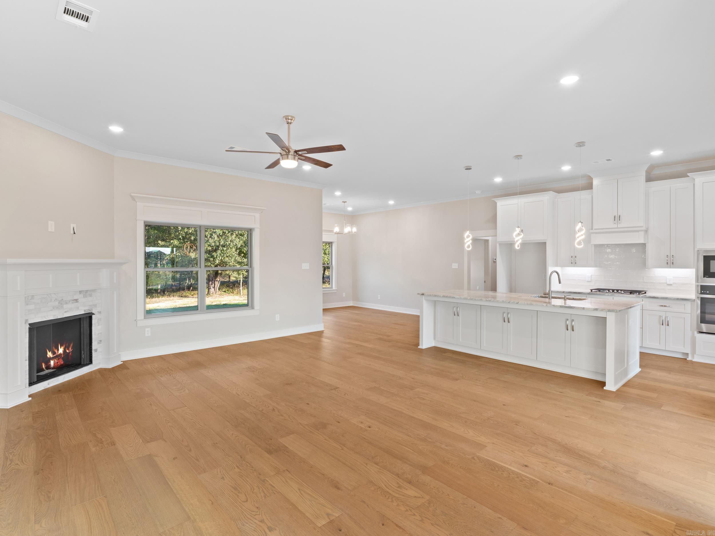 2344 Lakewood Circle