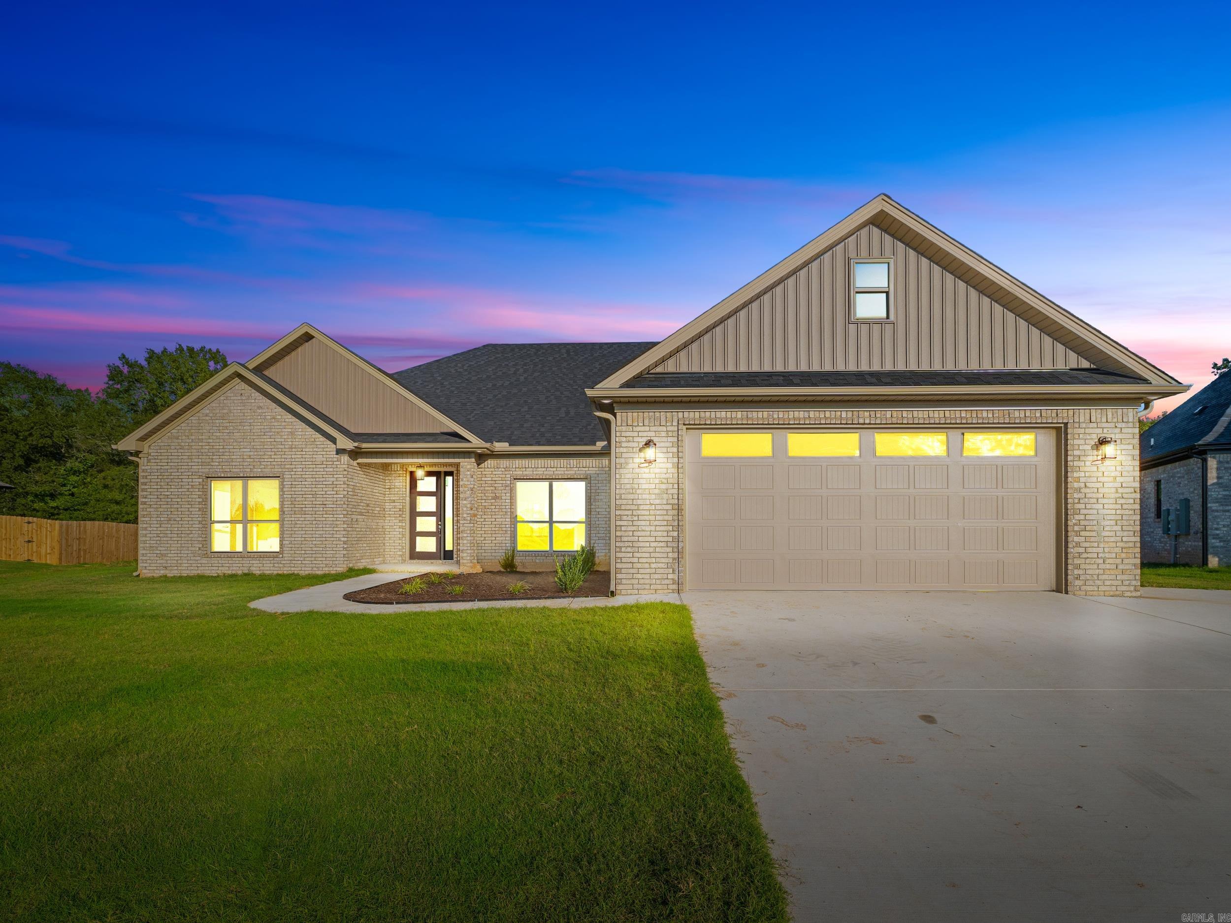 2344 Lakewood Circle