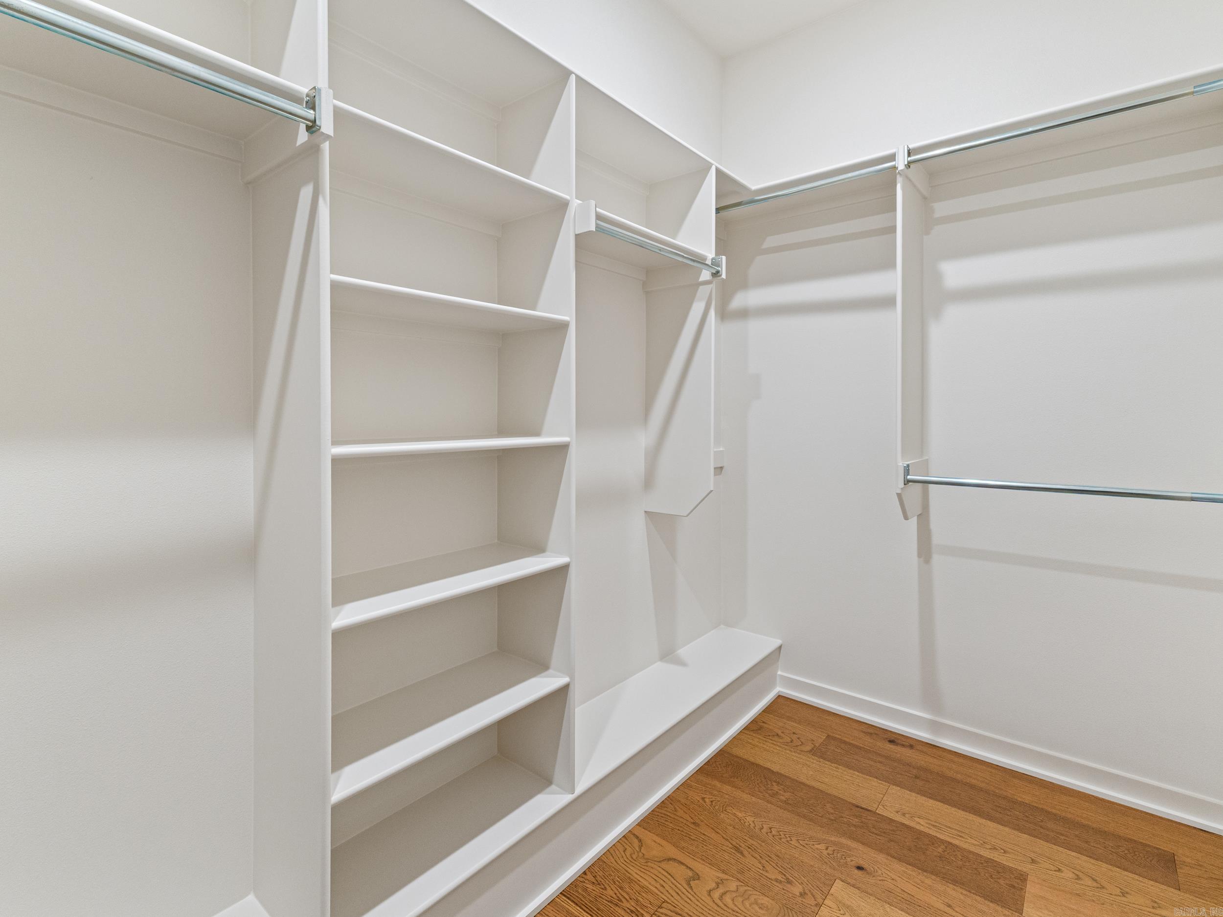 2344 Lakewood Circle