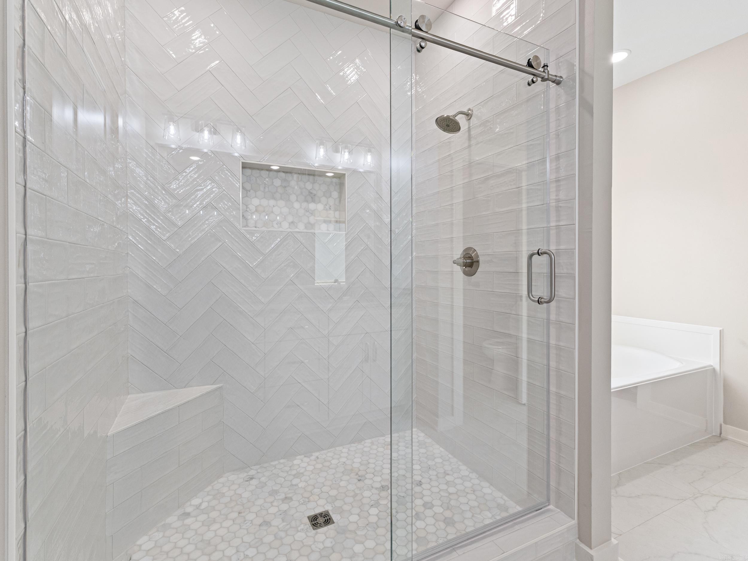 2344 Lakewood Circle