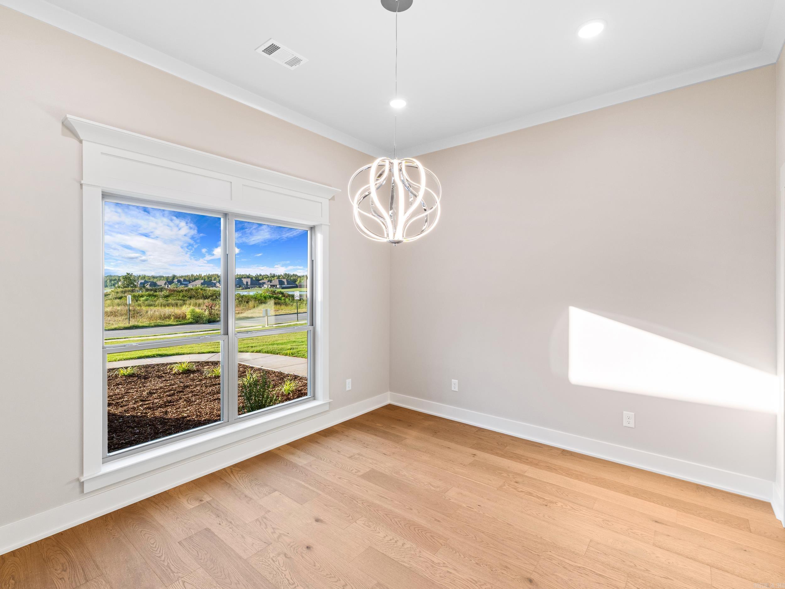 2344 Lakewood Circle