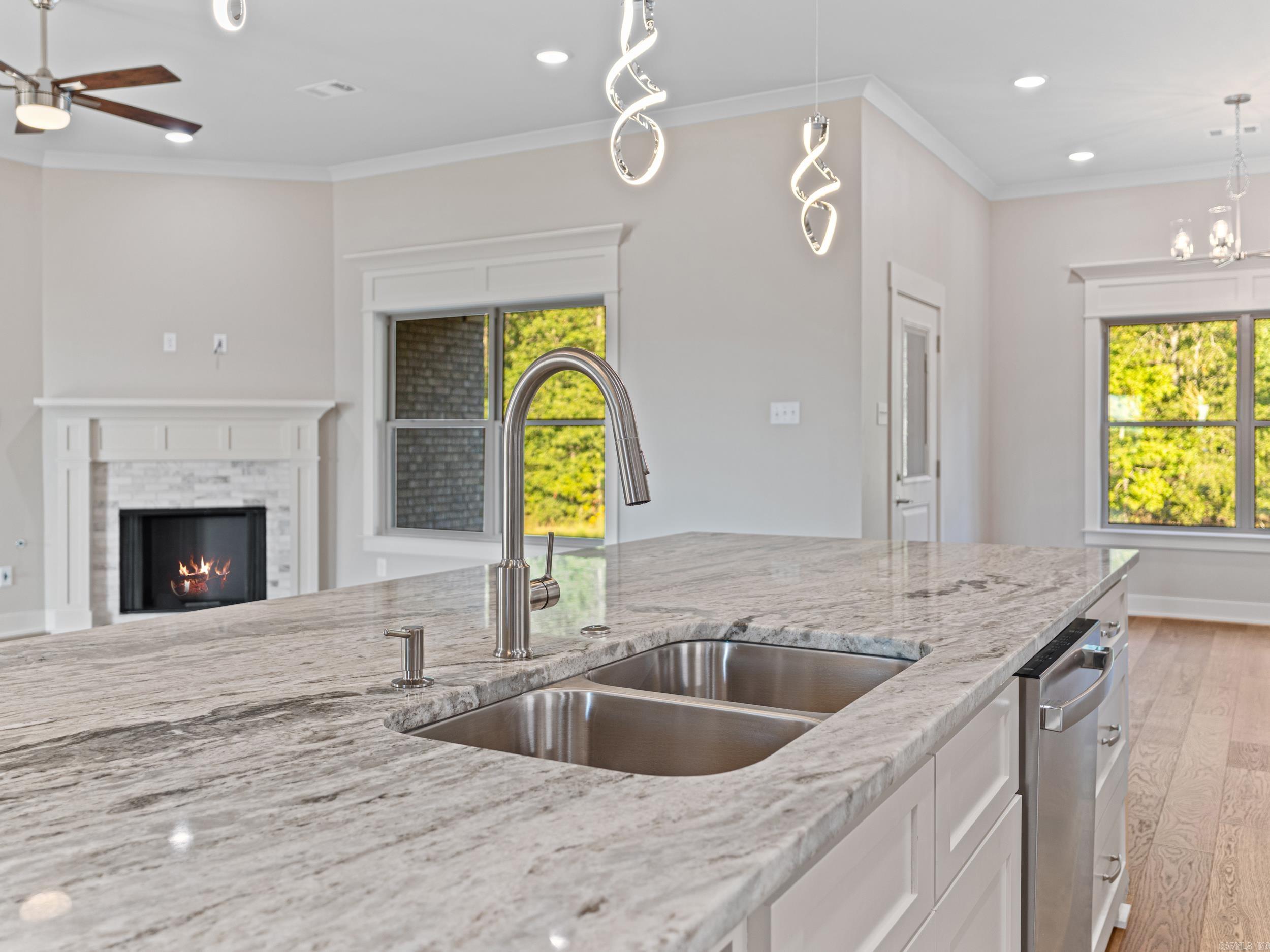 2344 Lakewood Circle