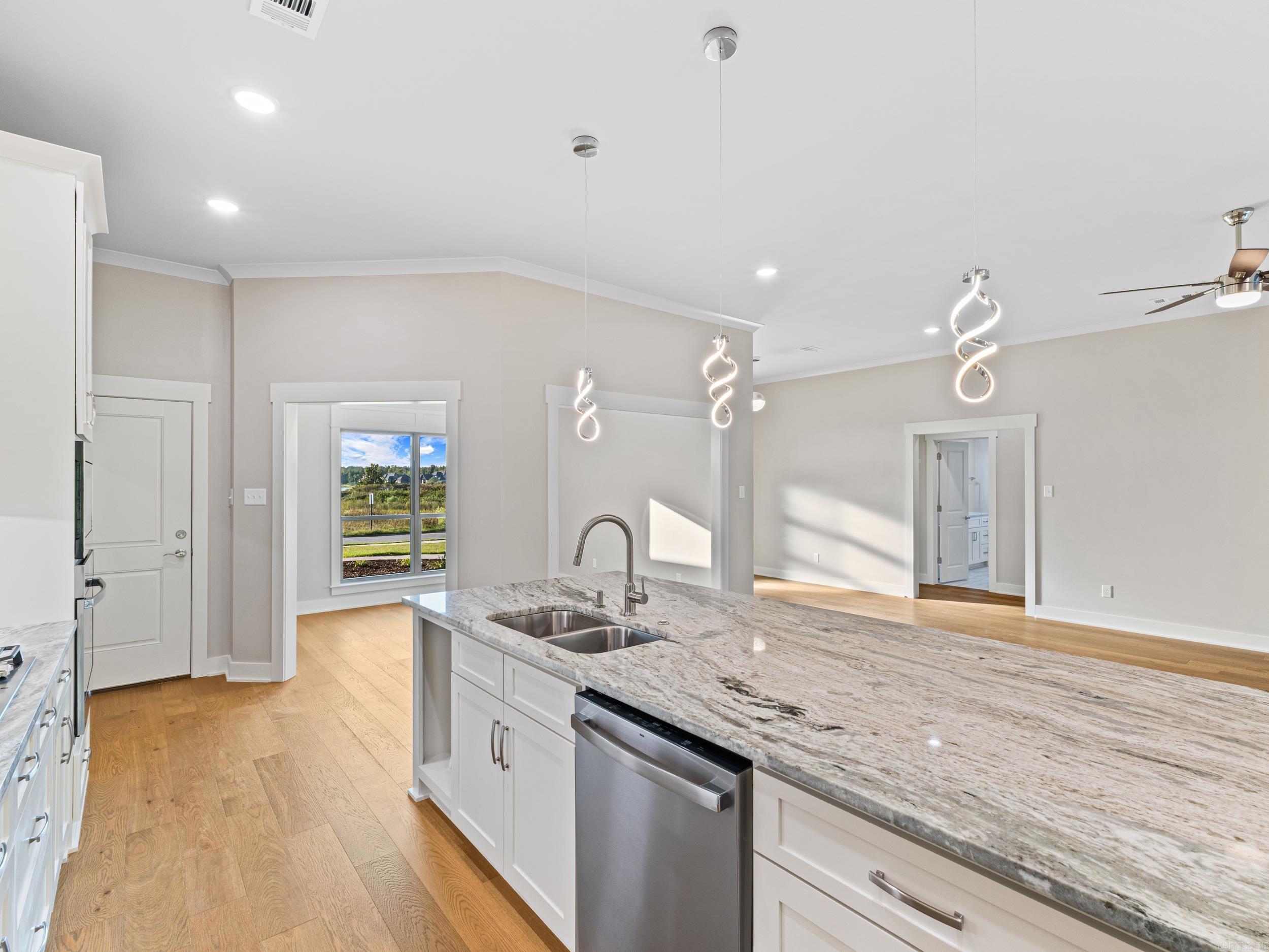 2344 Lakewood Circle