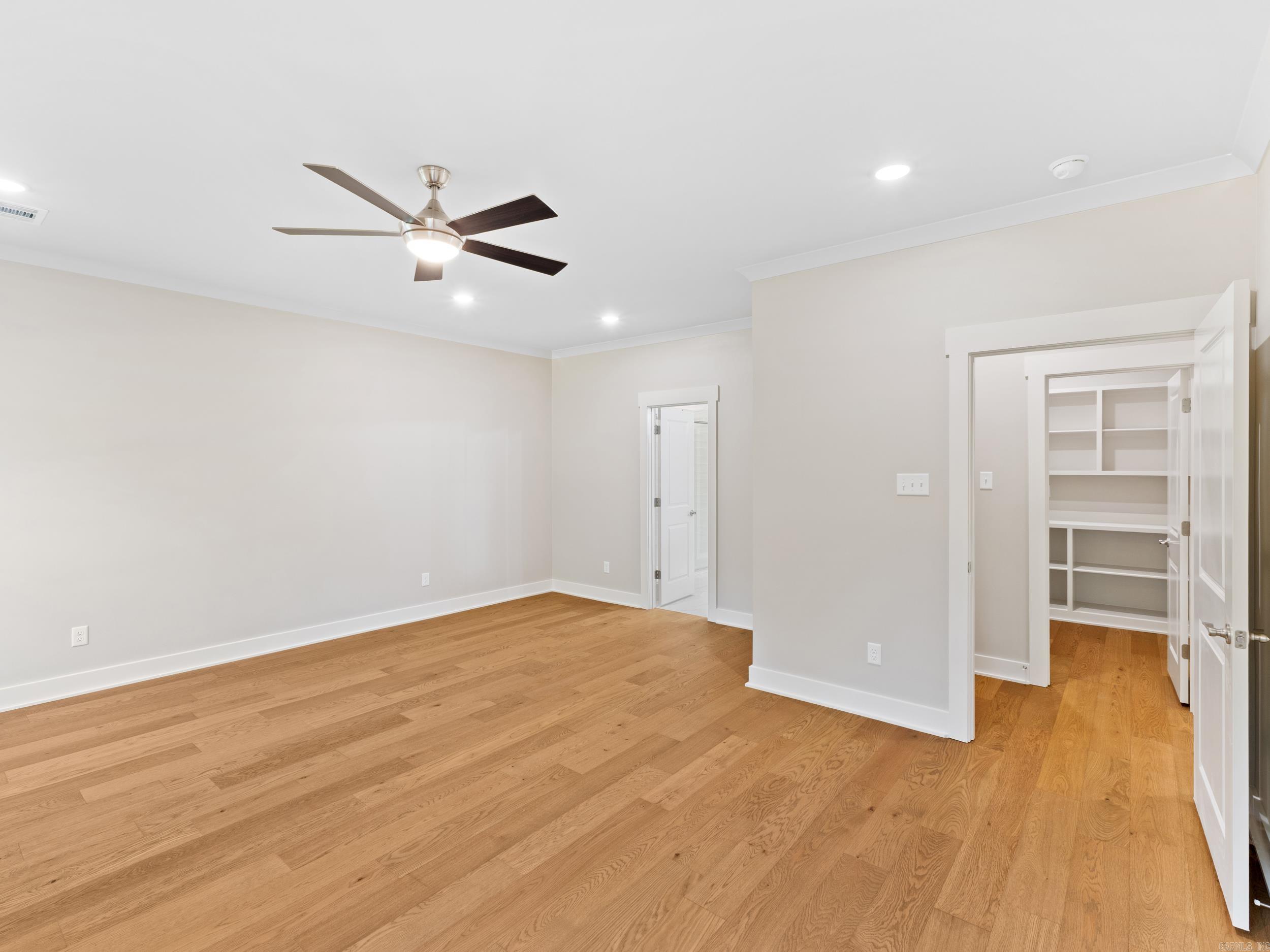 2344 Lakewood Circle