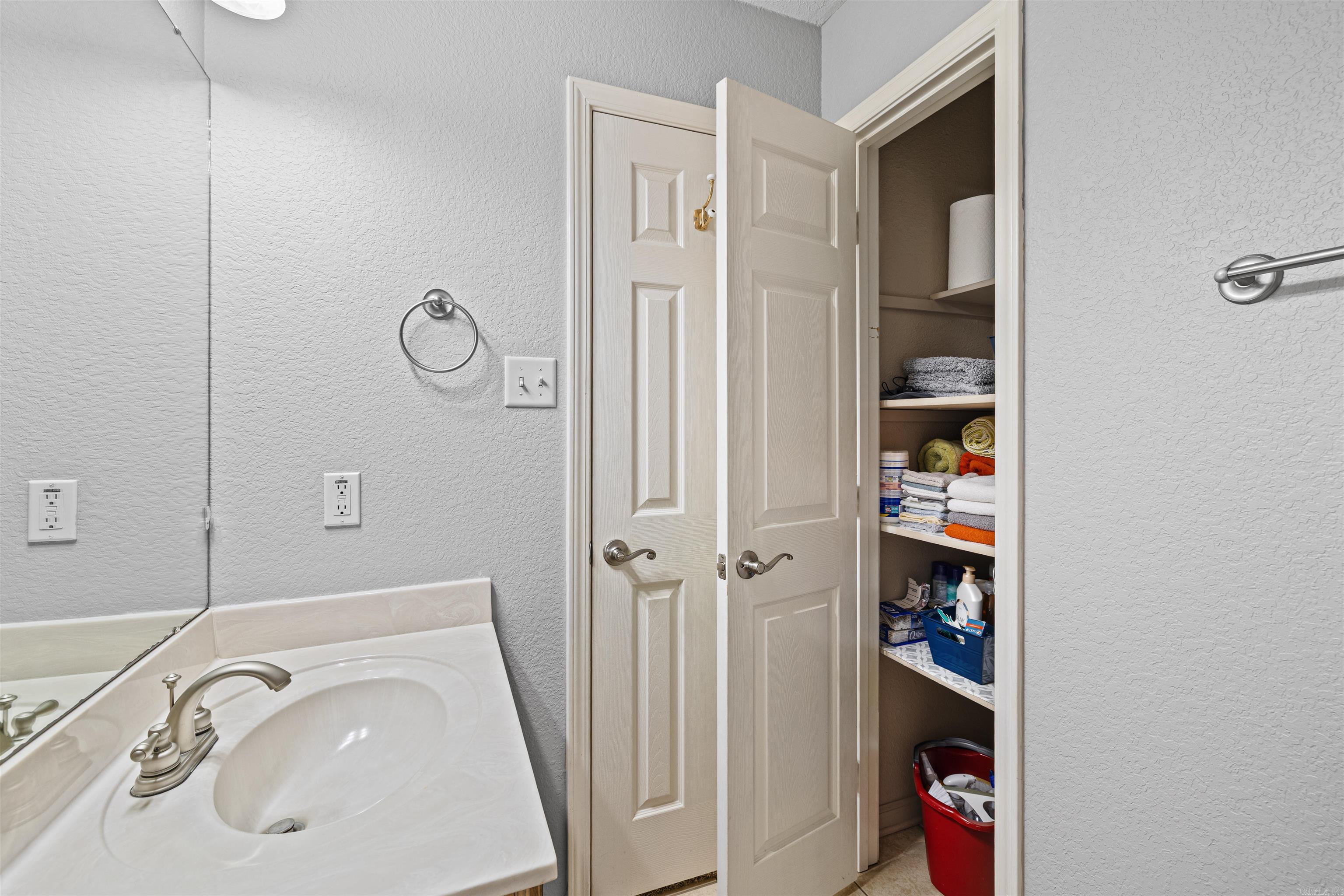 2415 Versailles Dr Drive