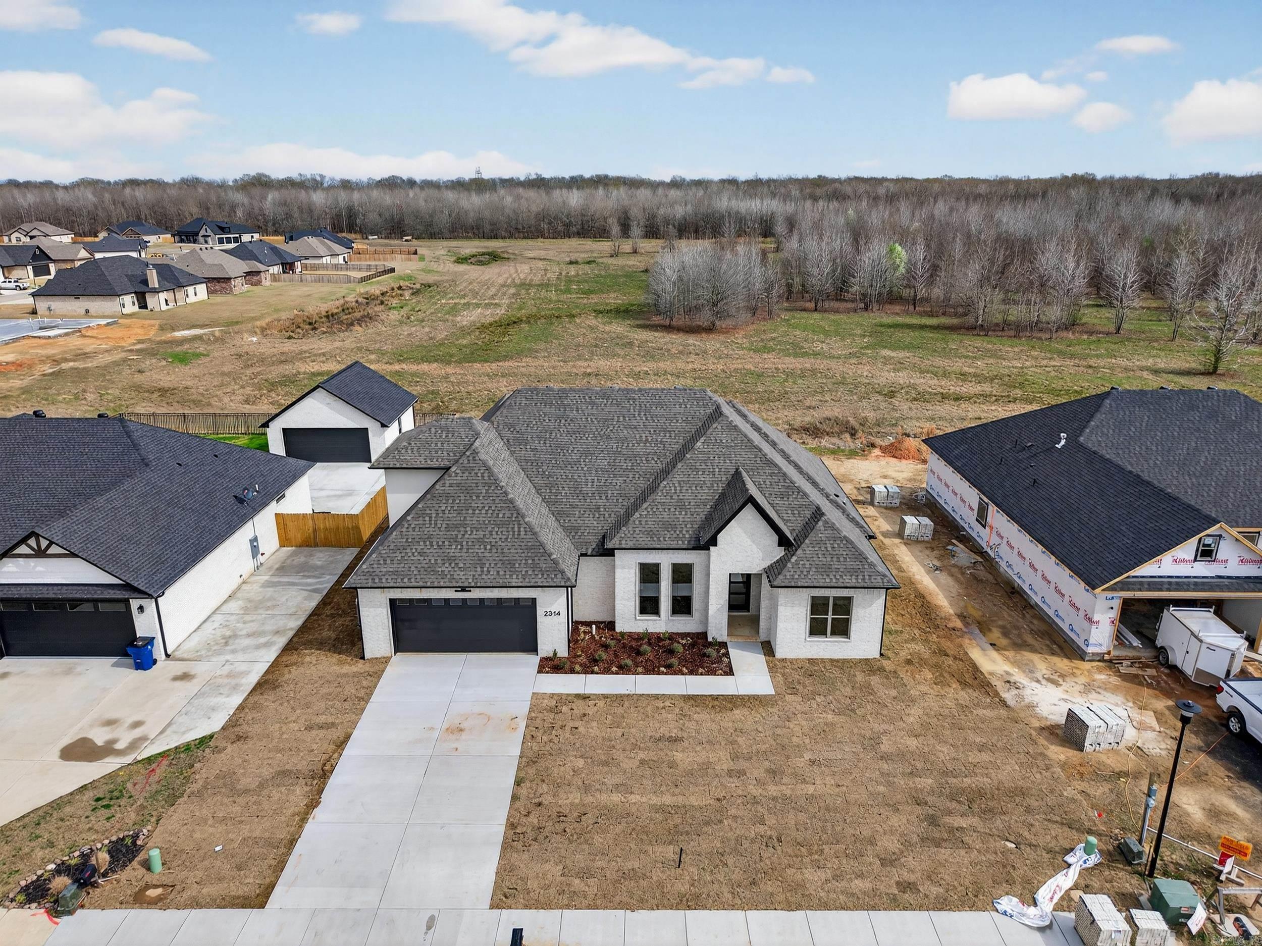 2314 Lakewood Circle