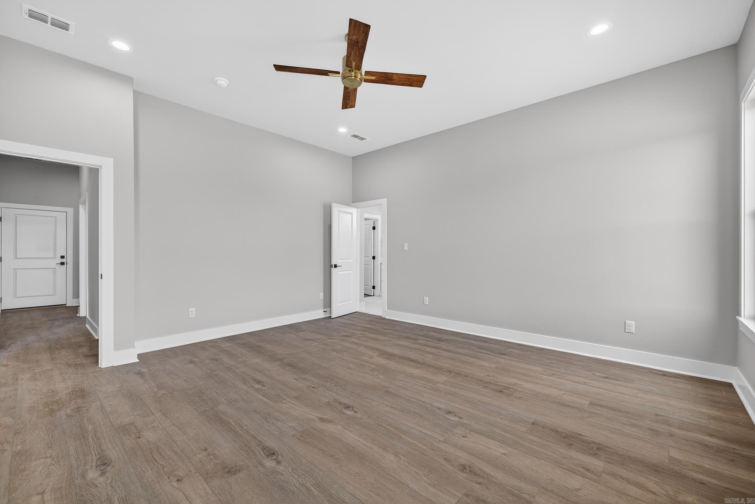 2314 Lakewood Circle