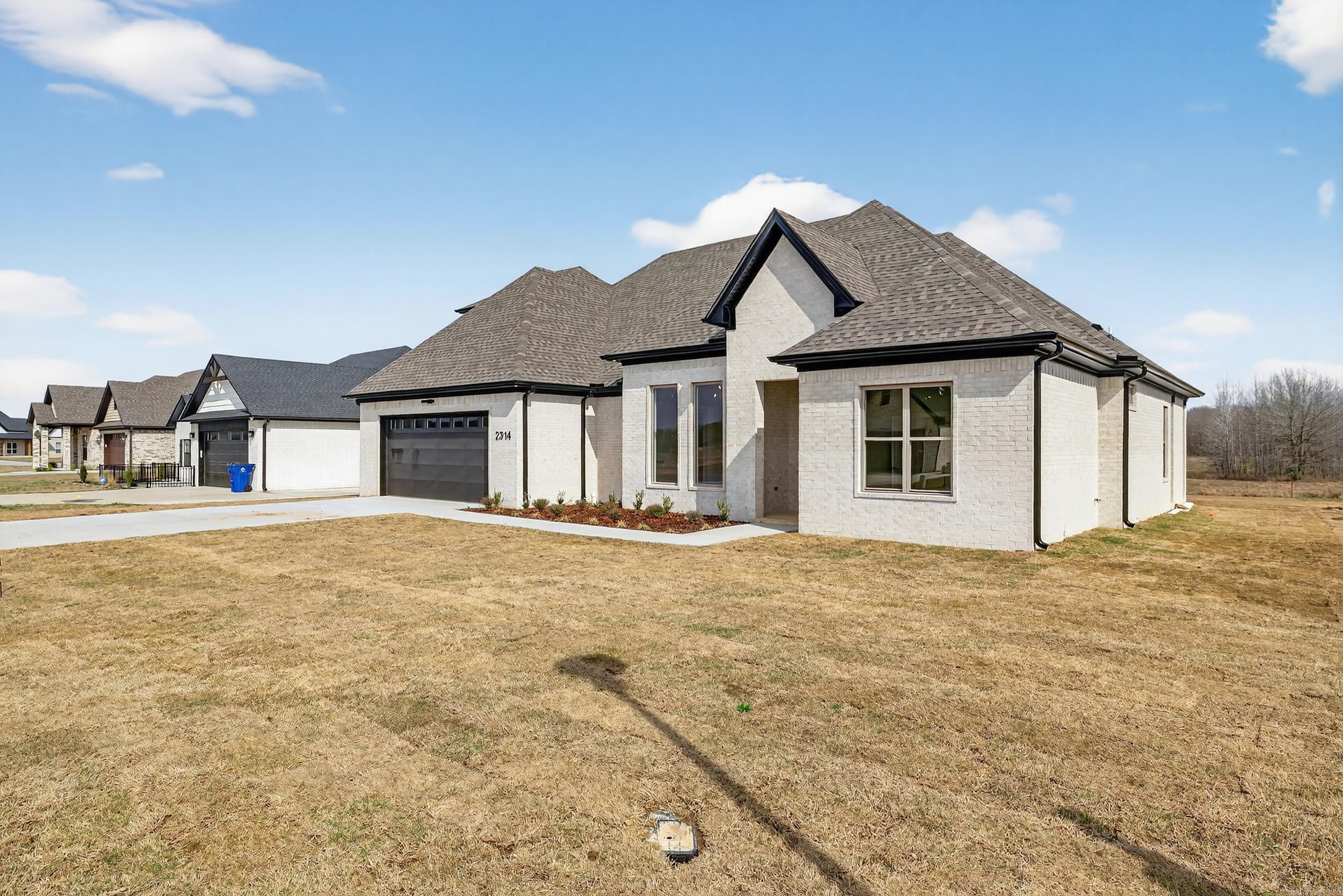 2314 Lakewood Circle