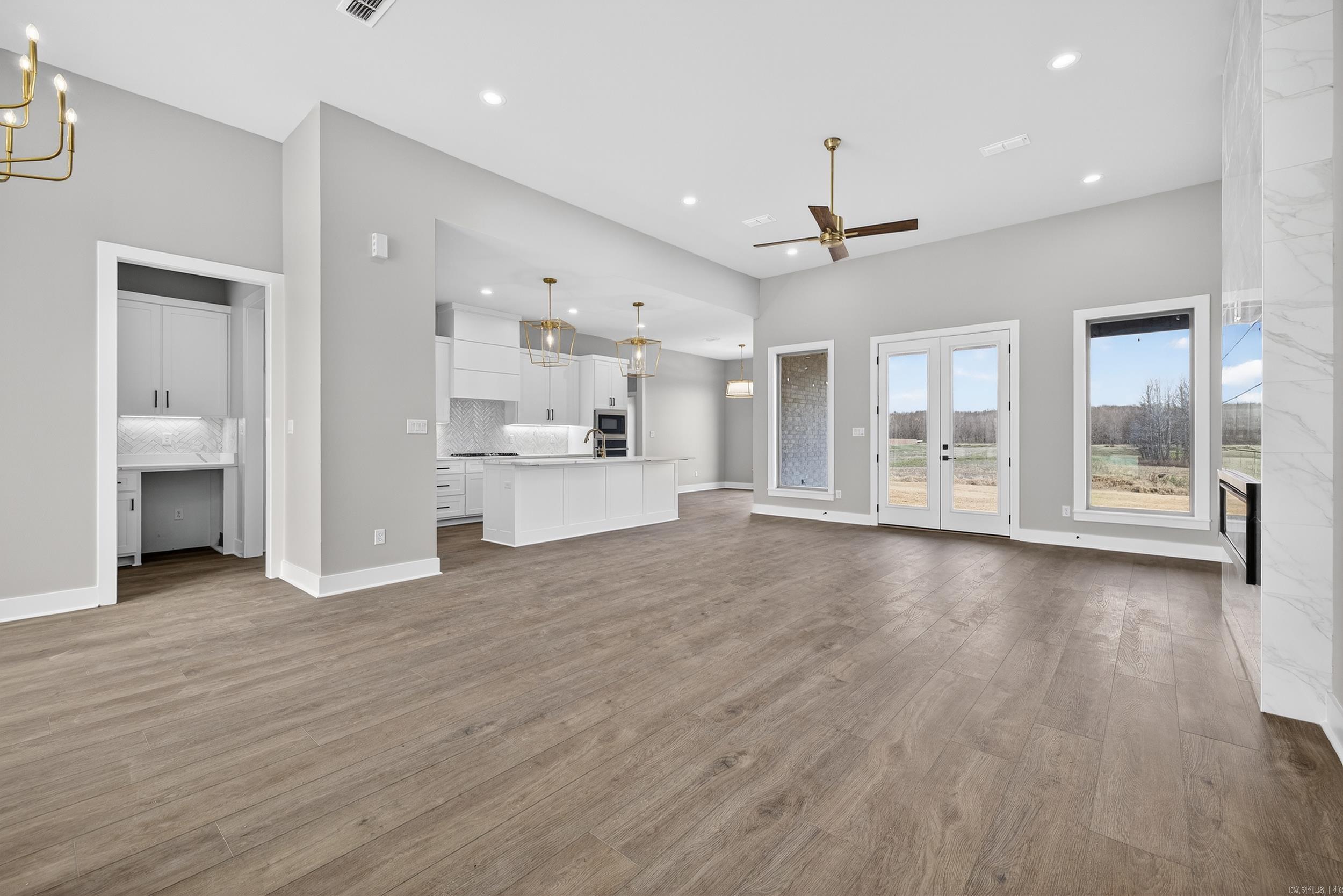 2314 Lakewood Circle