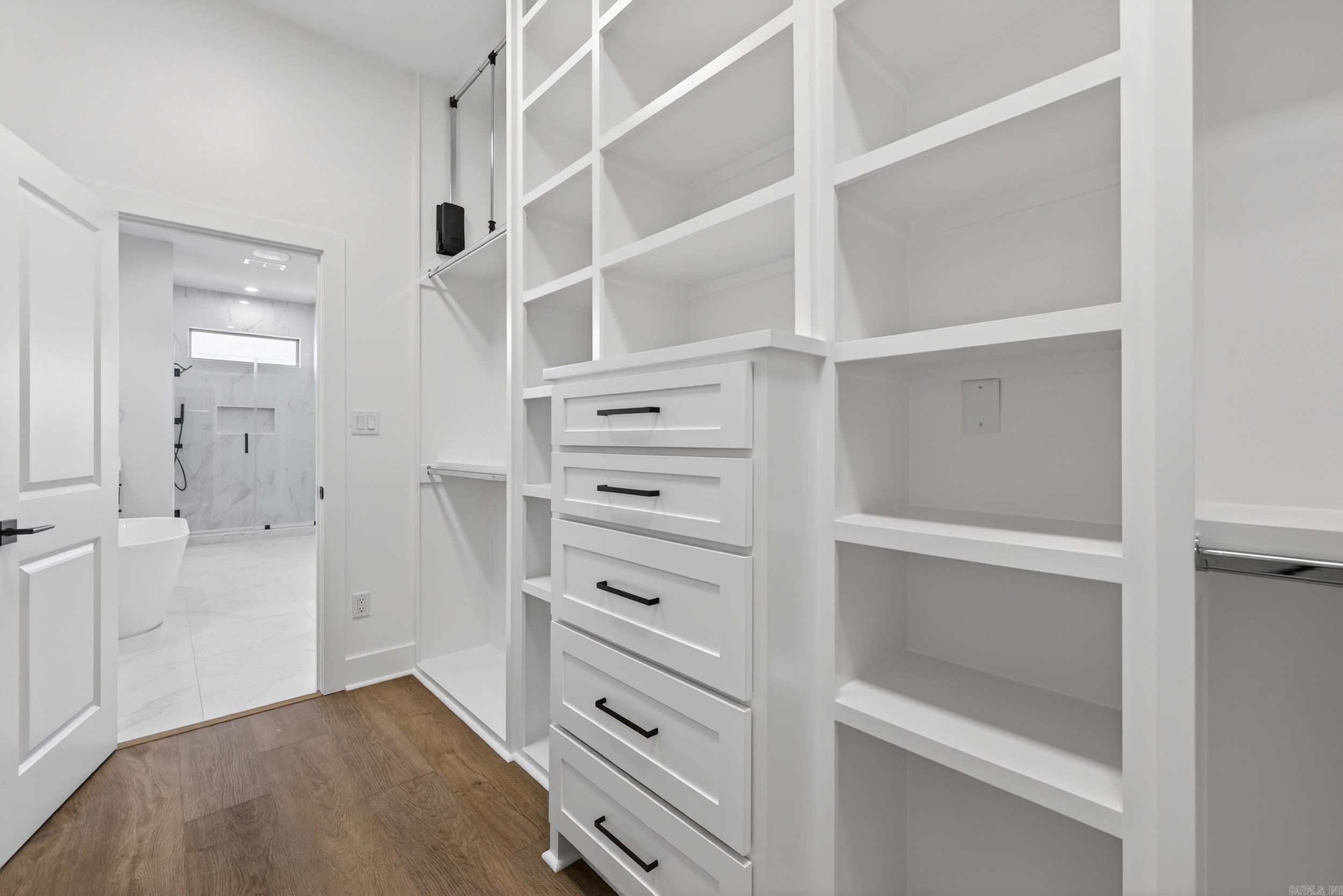 2314 Lakewood Circle