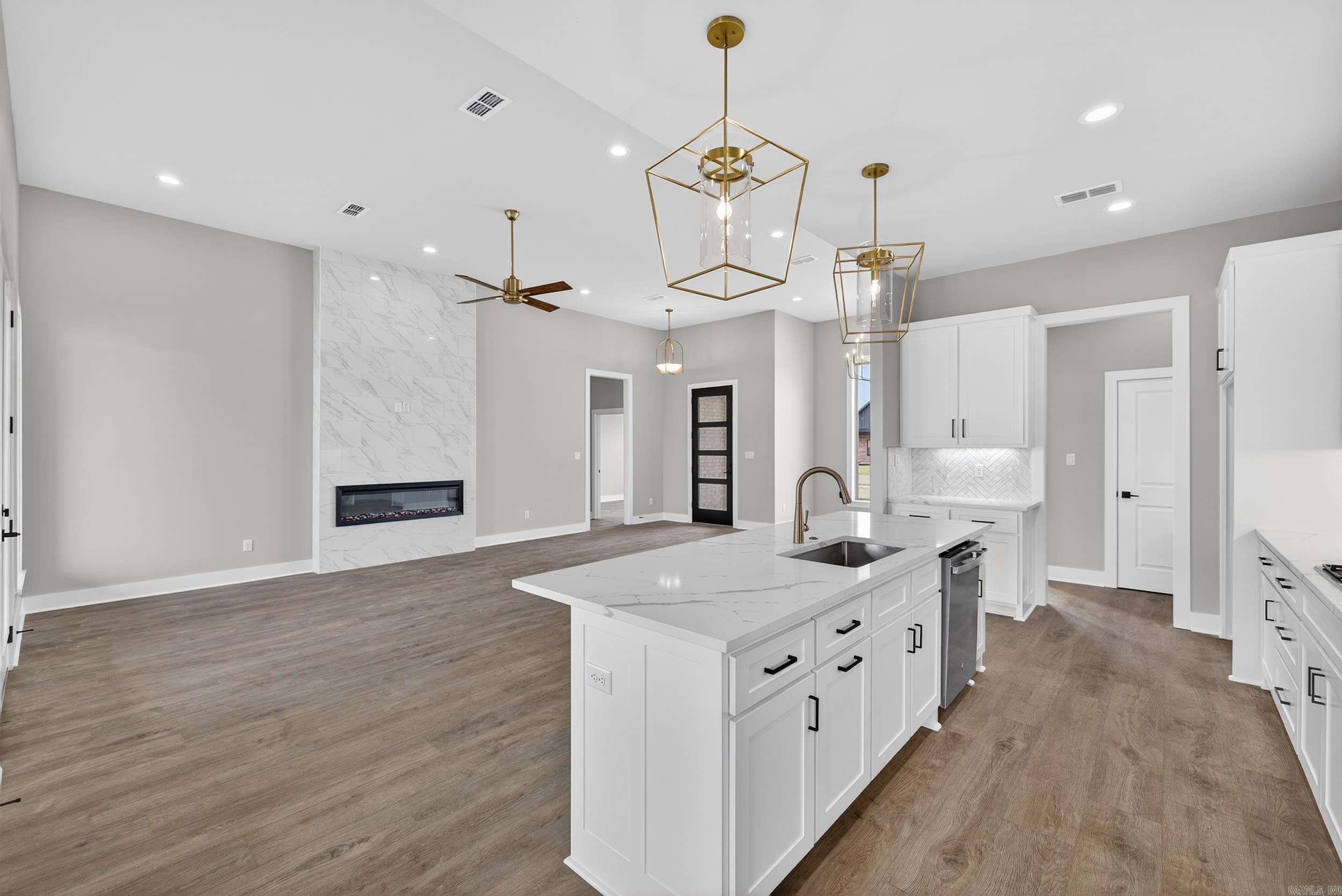 2314 Lakewood Circle