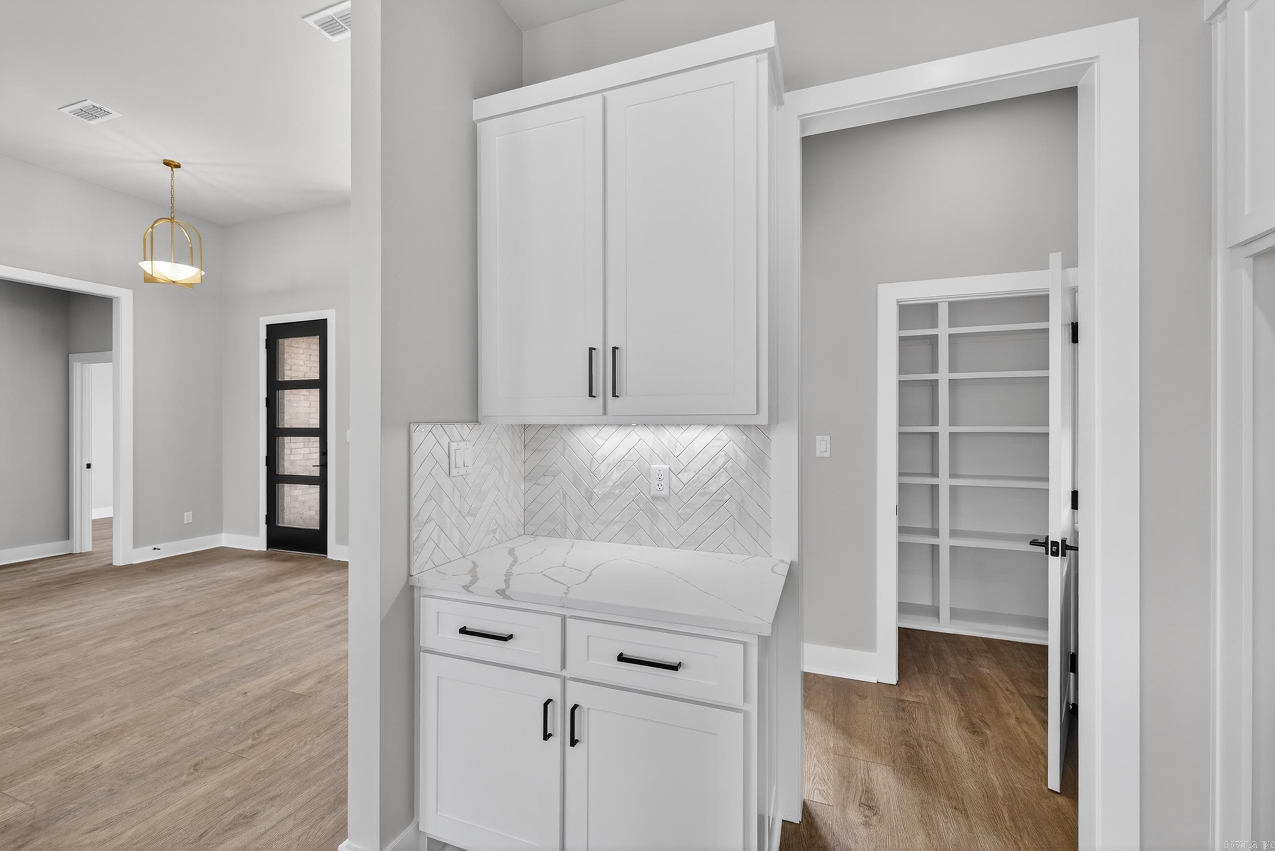 2314 Lakewood Circle