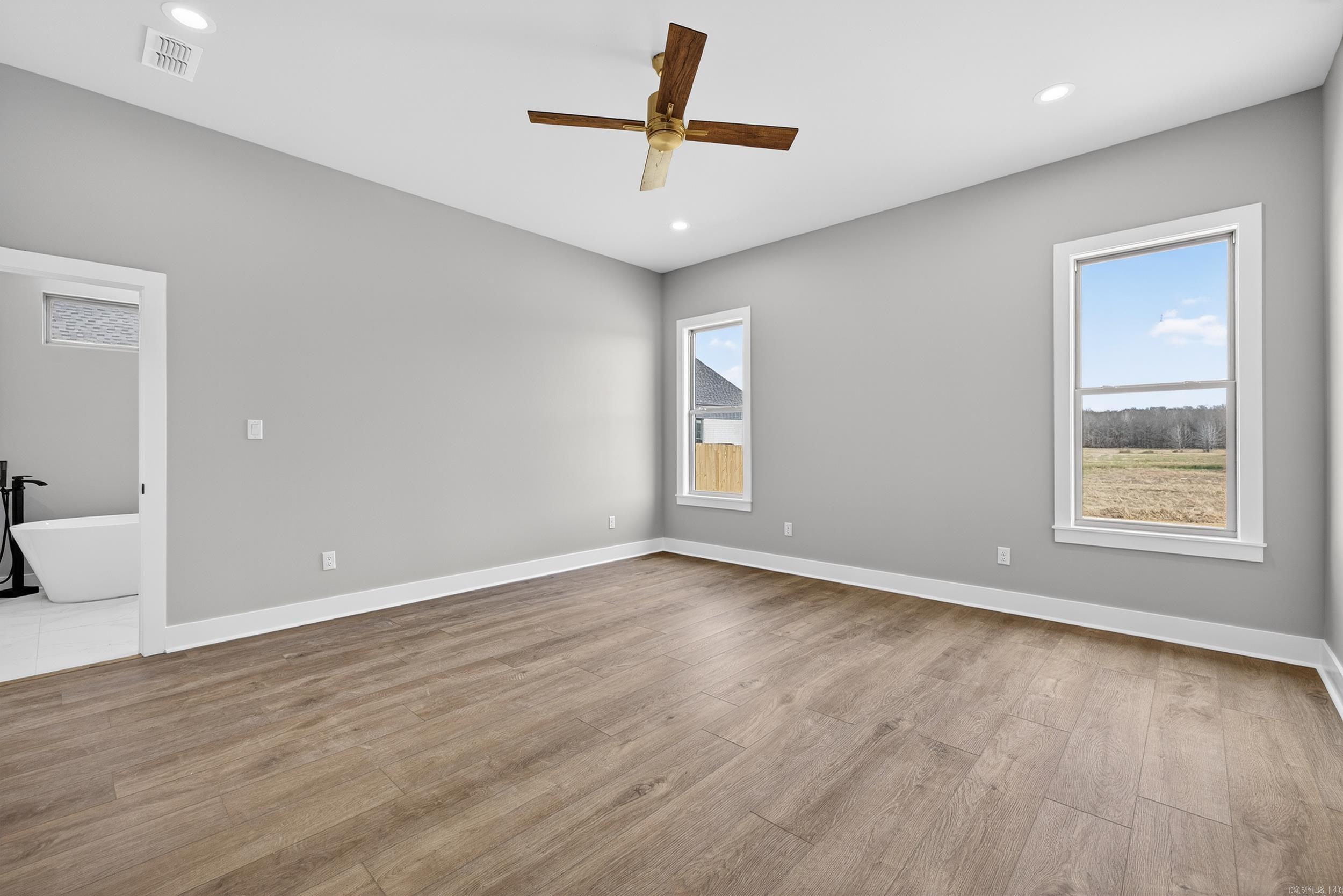 2314 Lakewood Circle