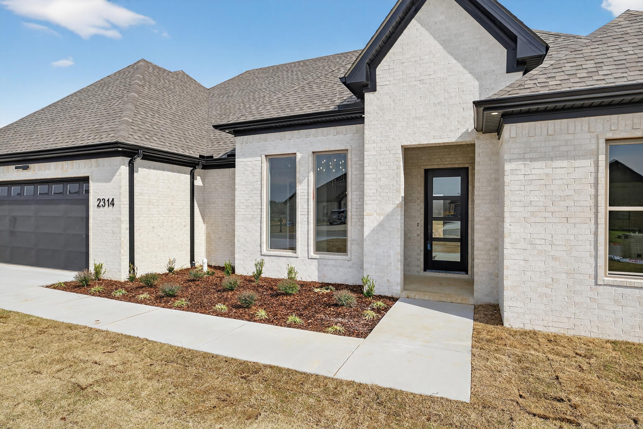 2314 Lakewood Circle