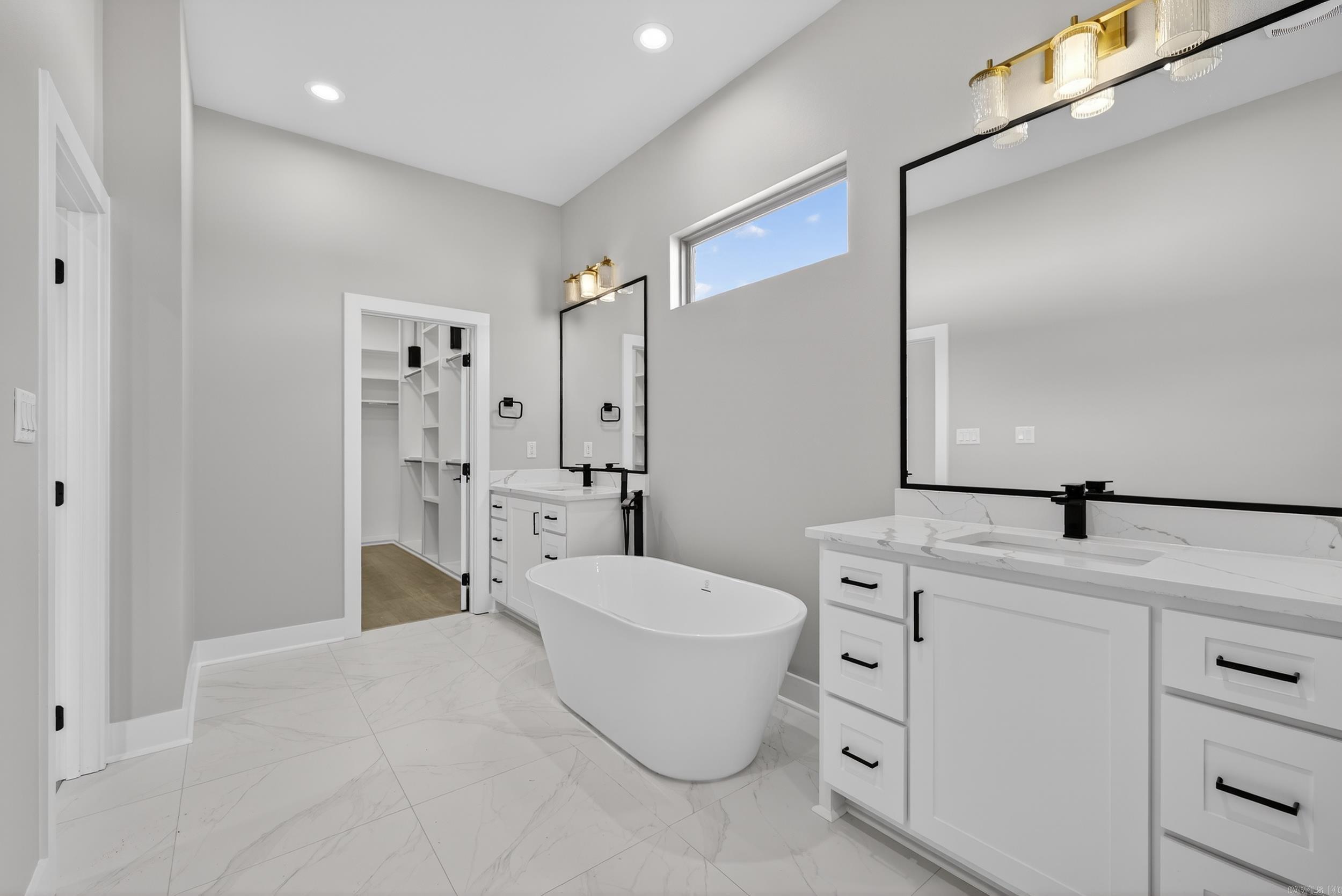 2314 Lakewood Circle