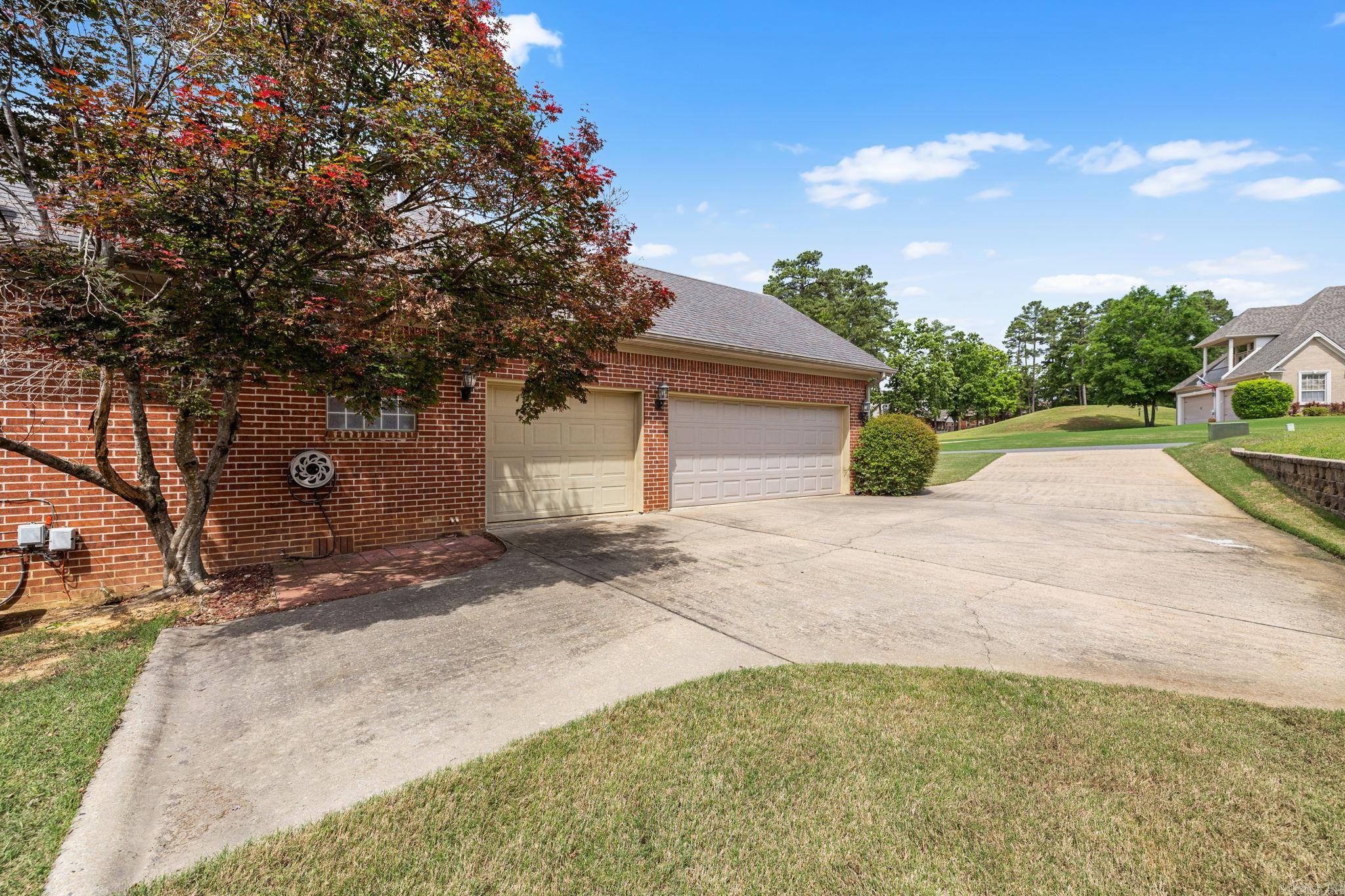 20 Gleneagle Drive