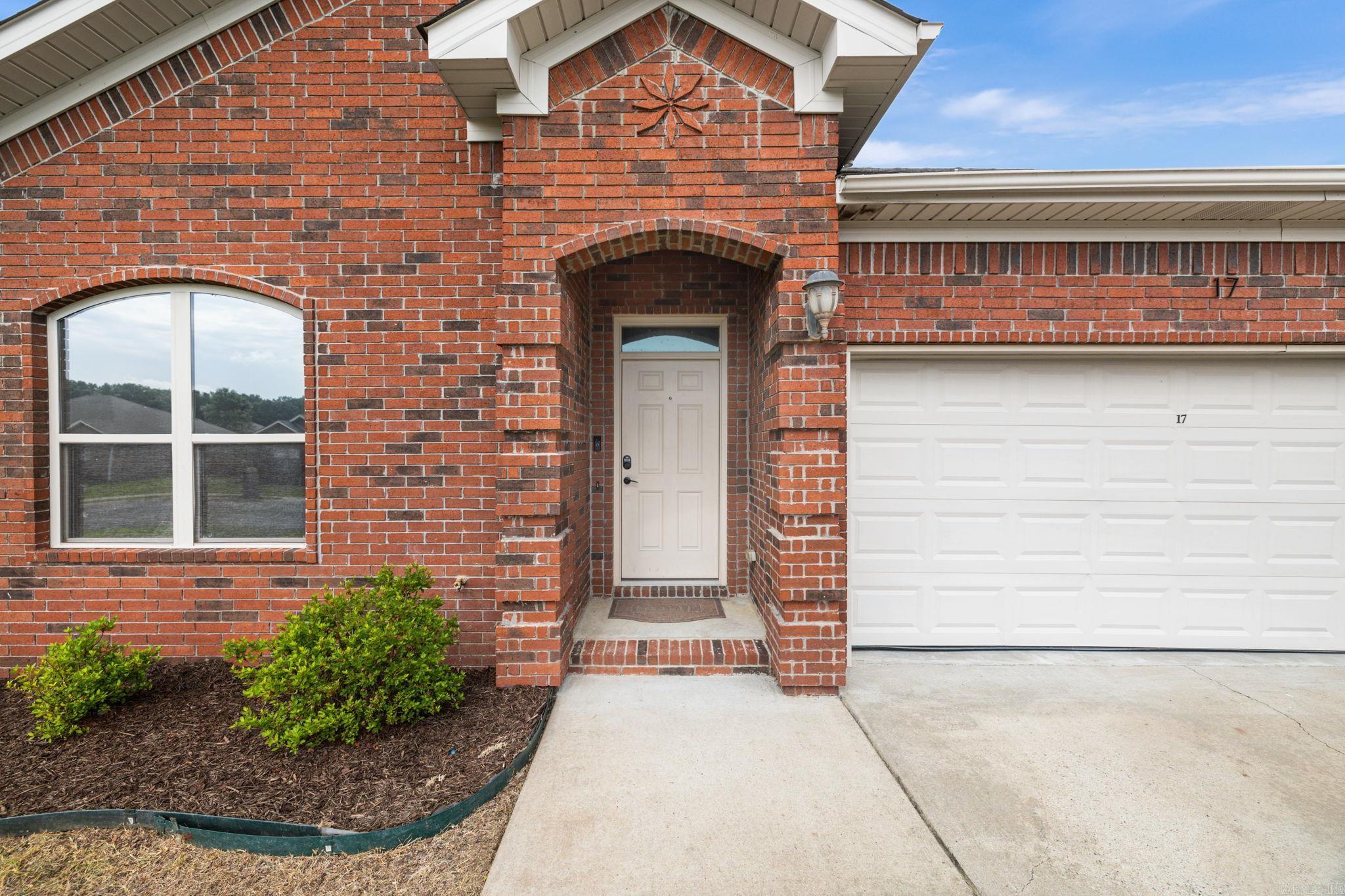 17 Stonehenge Drive
