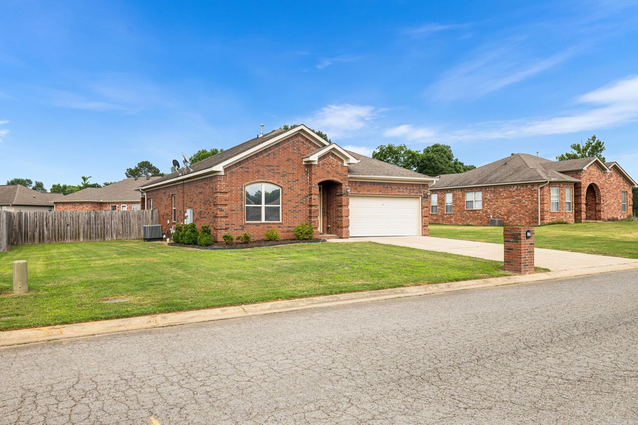 17 Stonehenge Drive