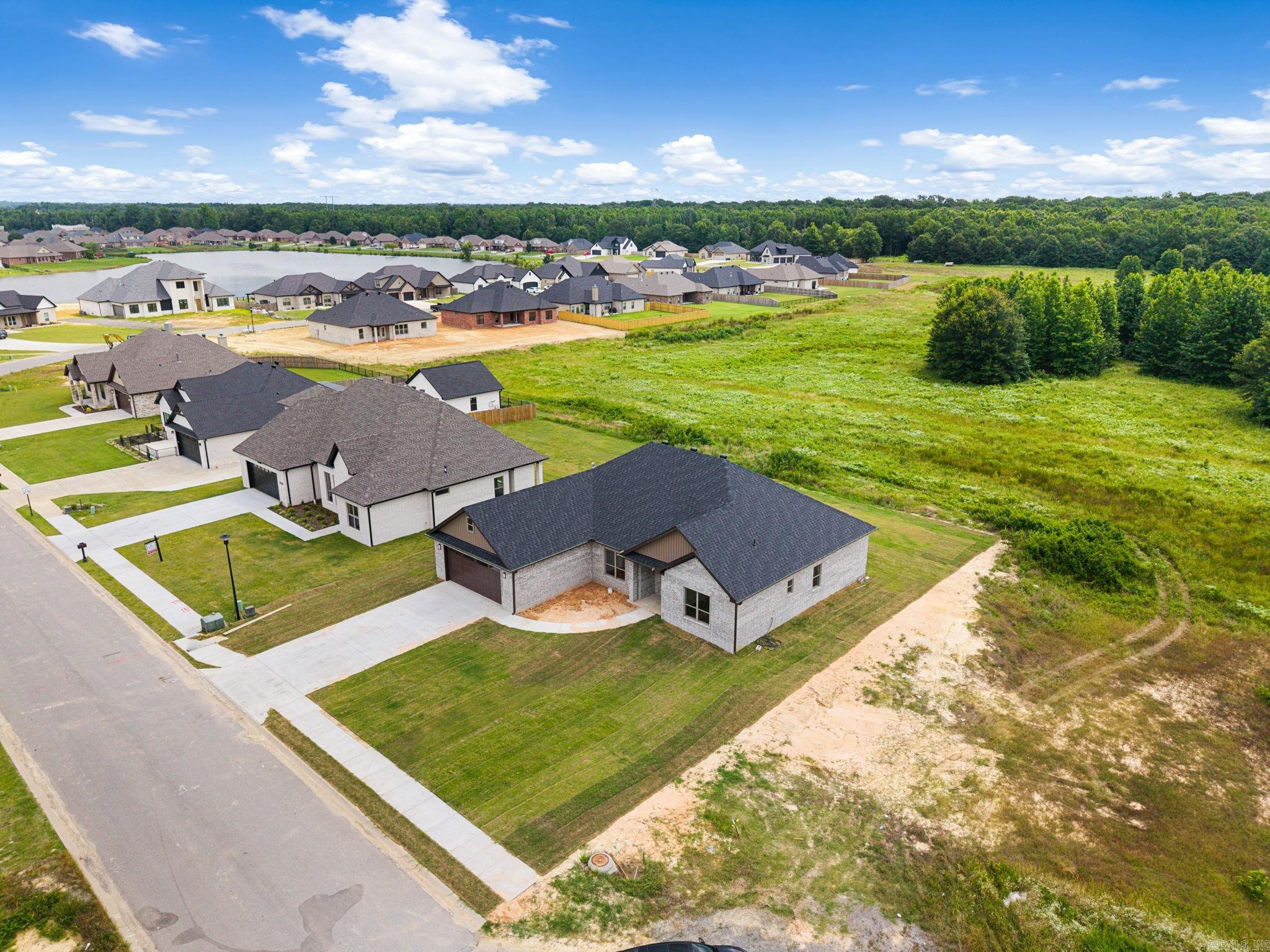 2312 Lakewood Circle