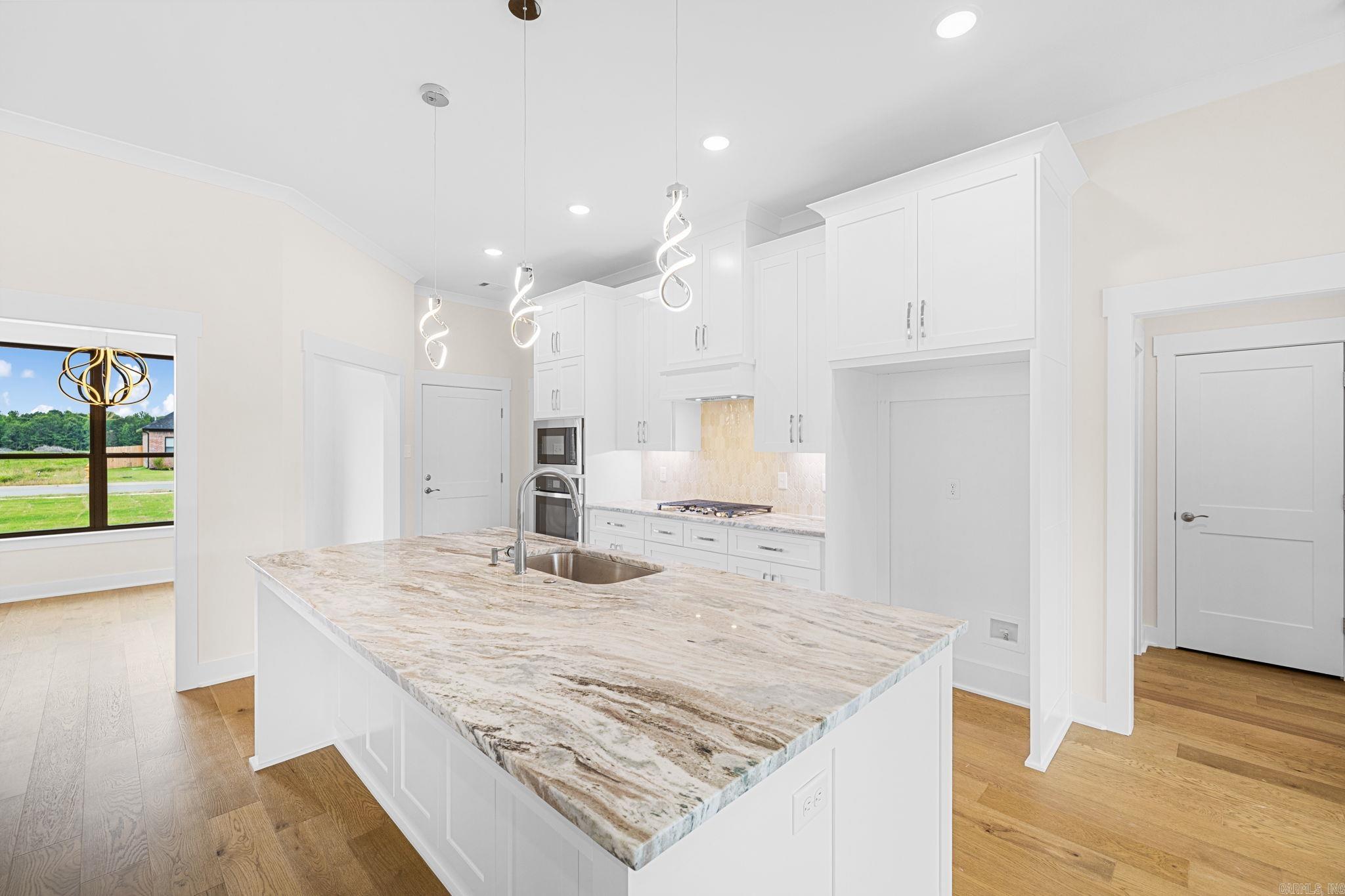 2312 Lakewood Circle