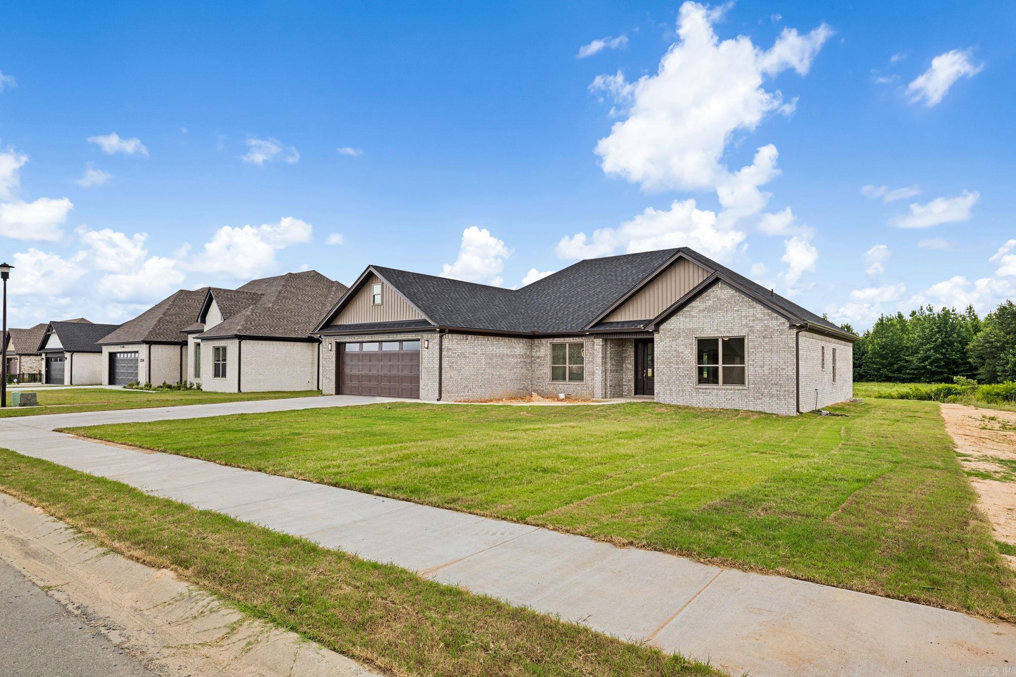2312 Lakewood Circle