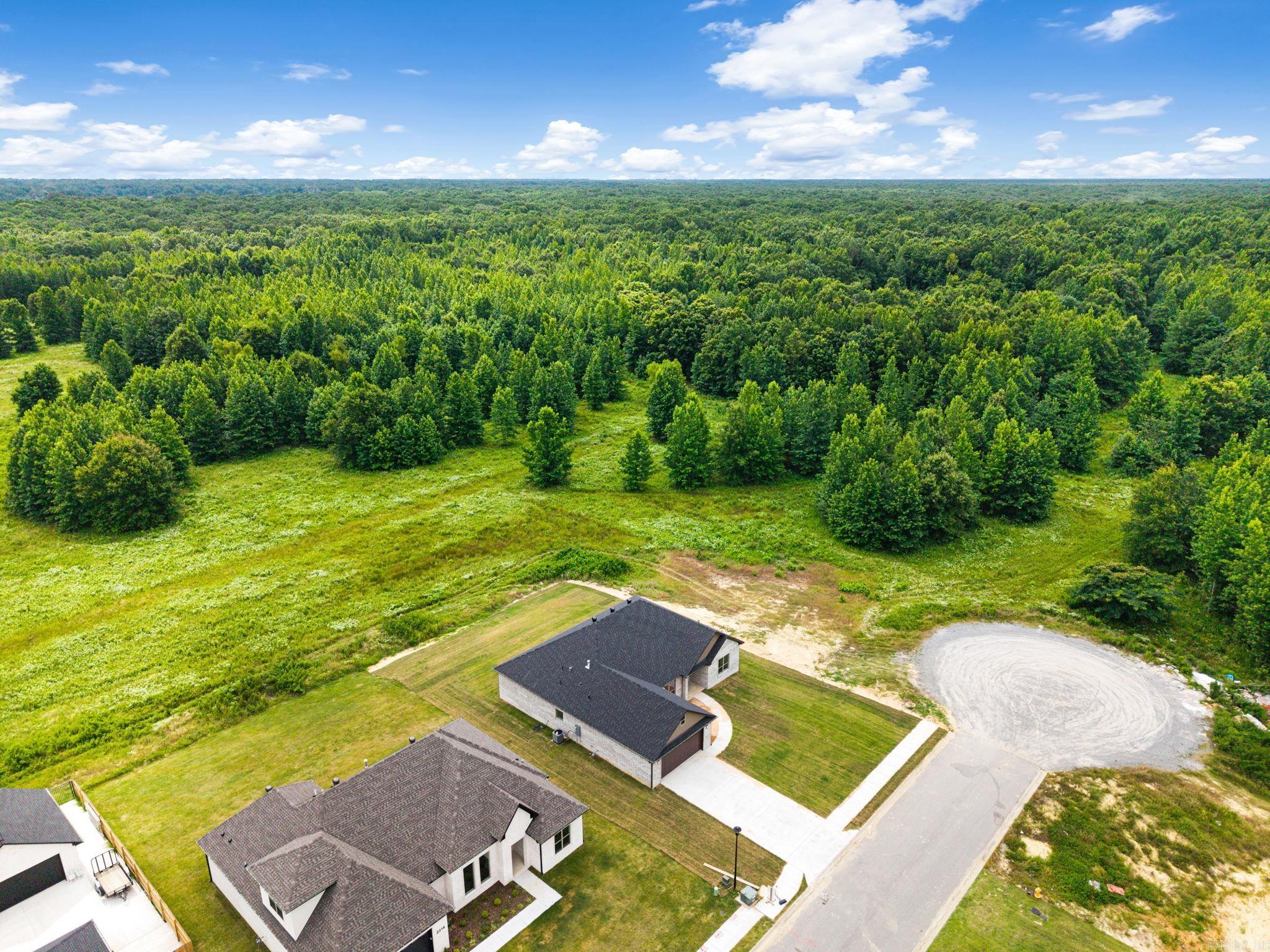 2312 Lakewood Circle