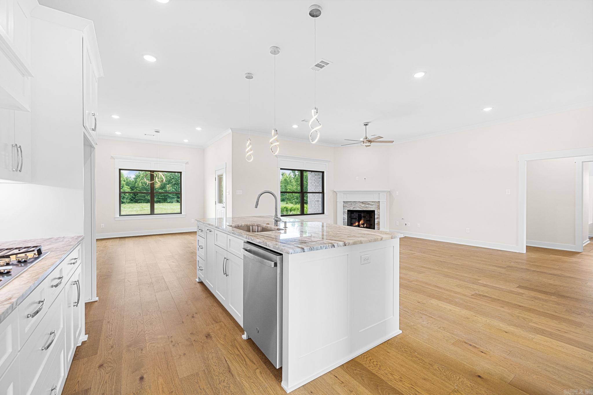2312 Lakewood Circle