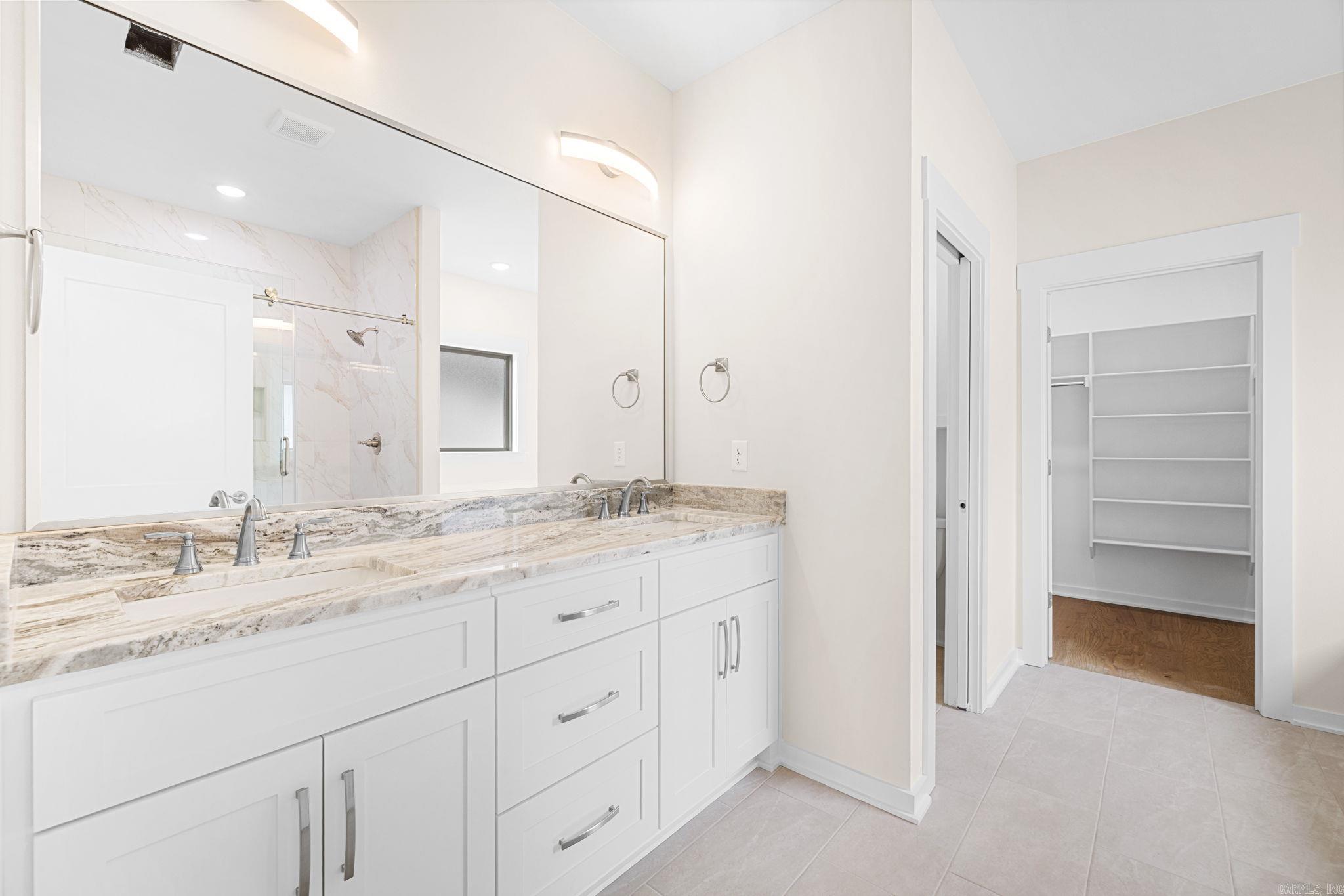2312 Lakewood Circle
