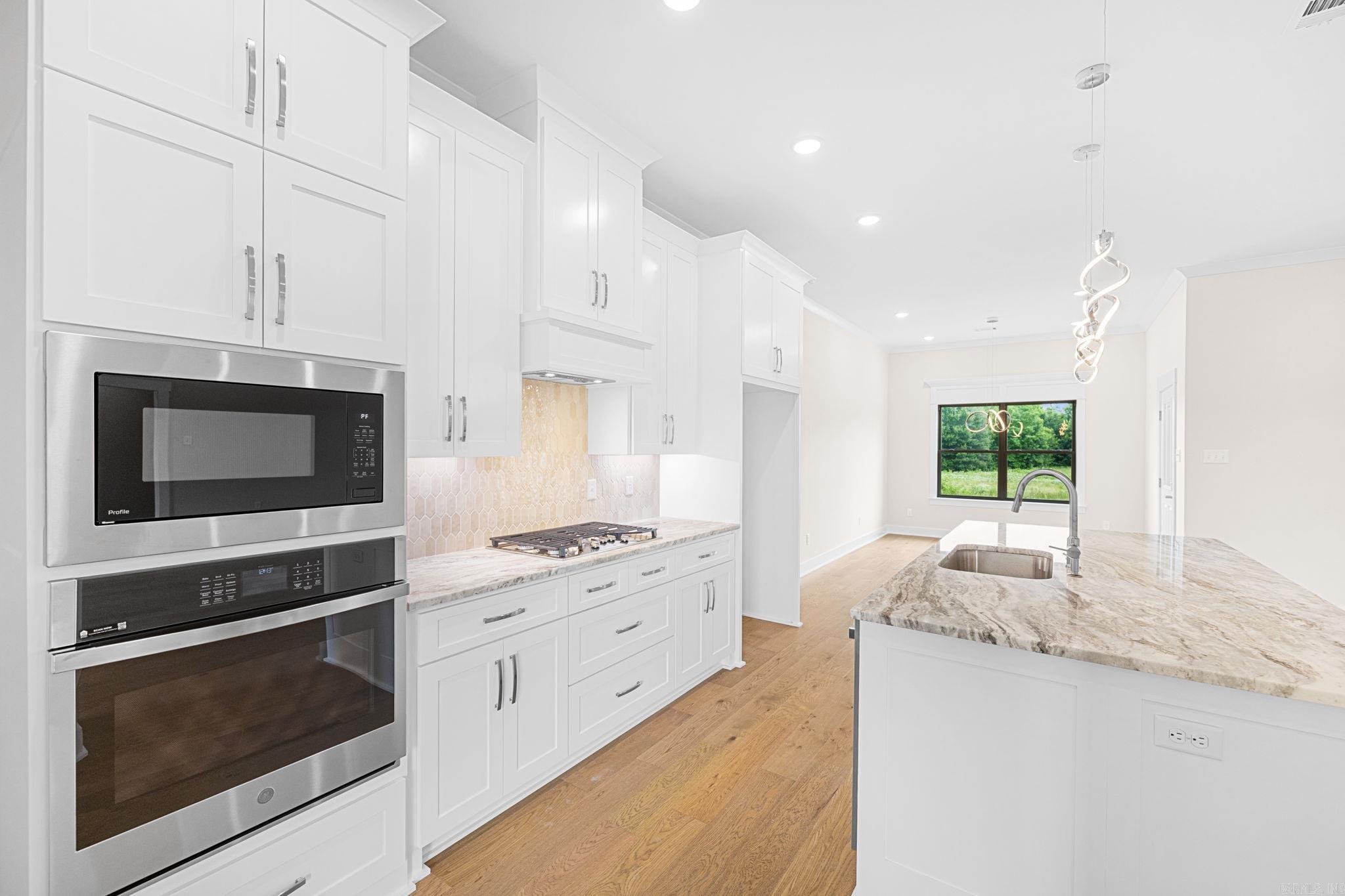 2312 Lakewood Circle
