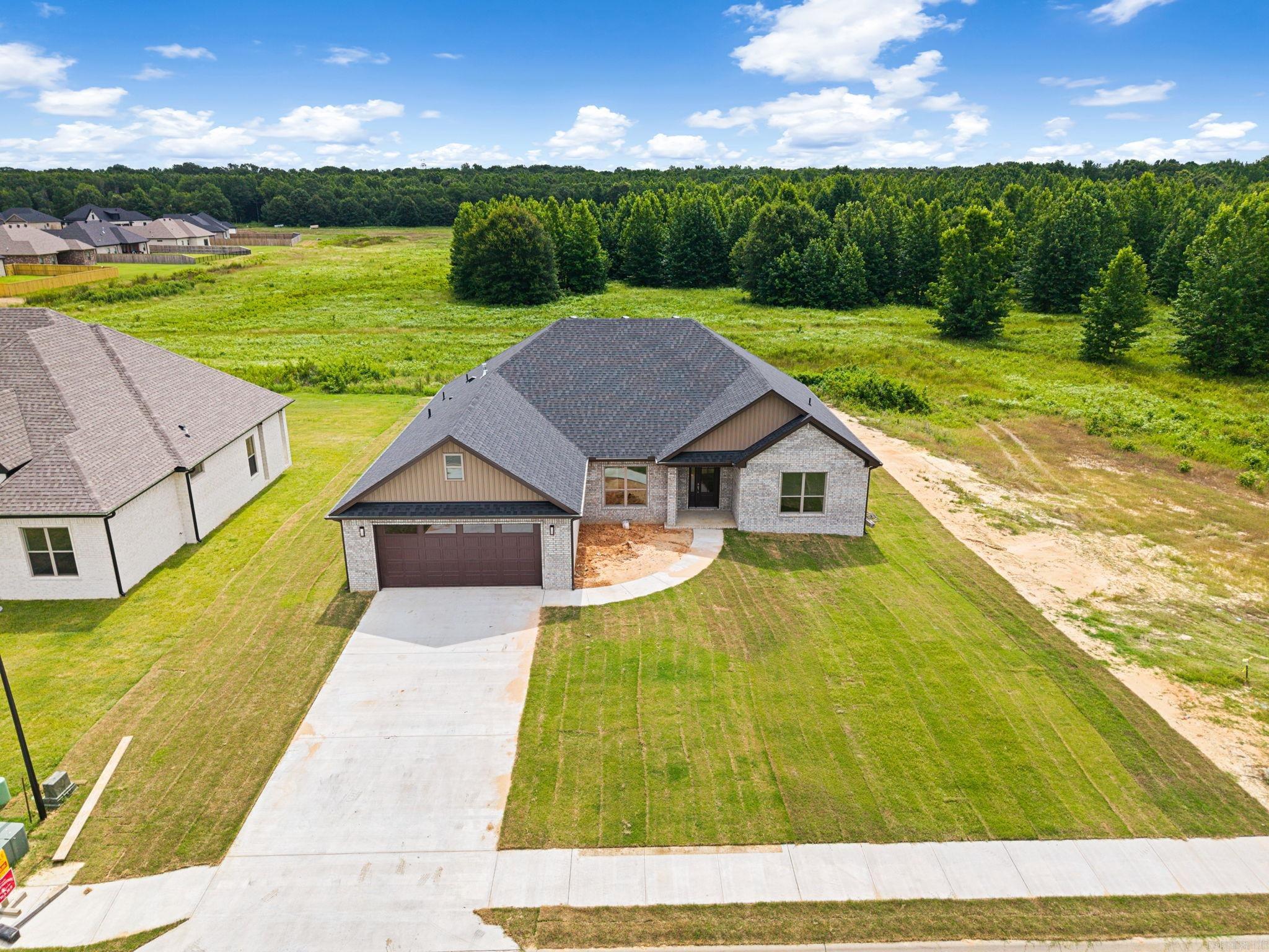 2312 Lakewood Circle