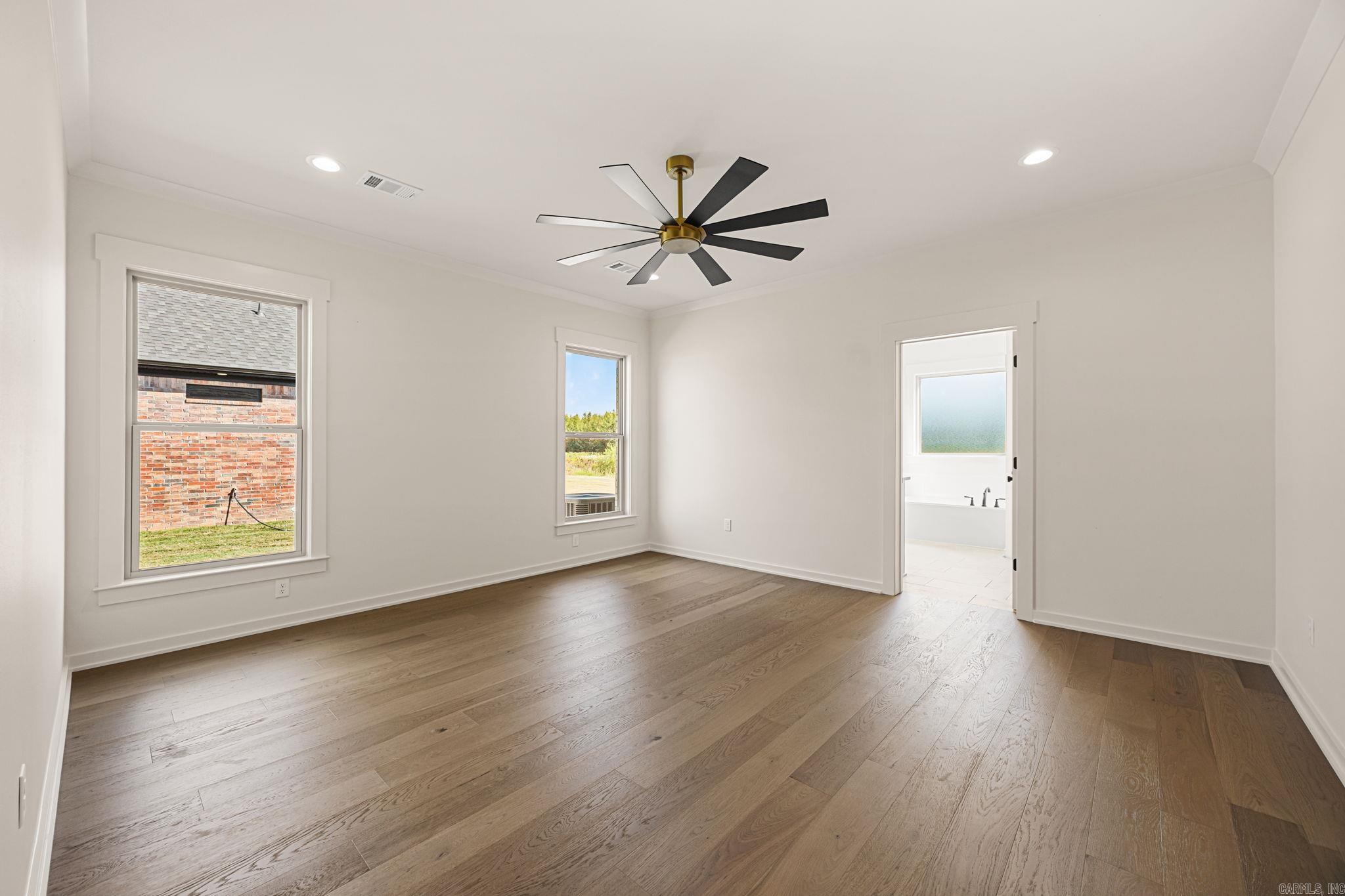2324 Lakewood Circle