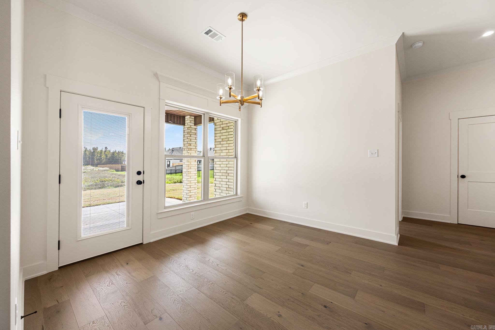 2324 Lakewood Circle
