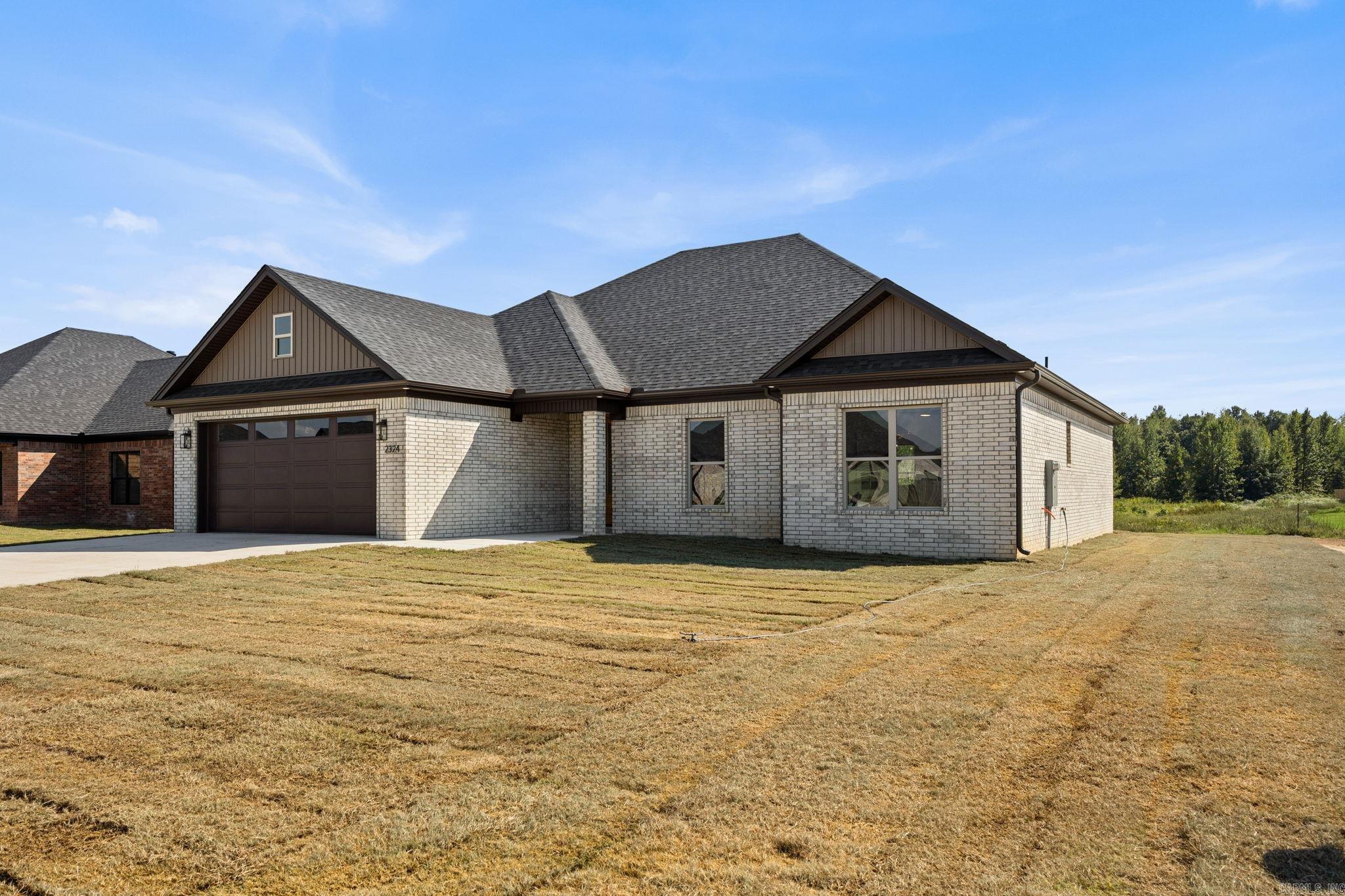 2324 Lakewood Circle