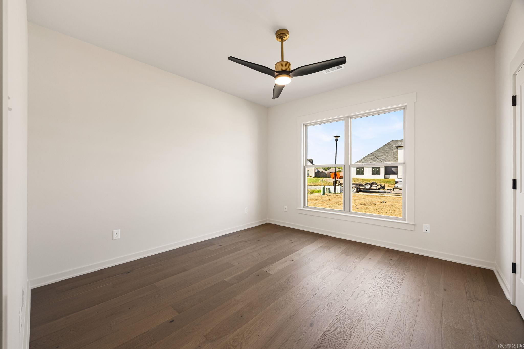 2324 Lakewood Circle