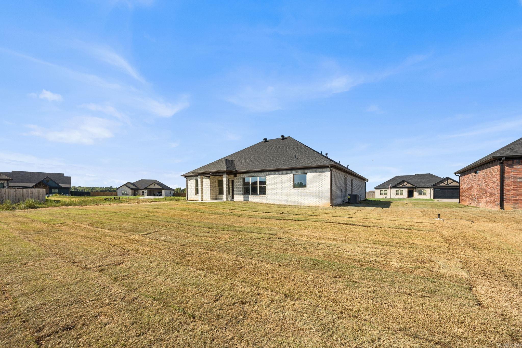 2324 Lakewood Circle