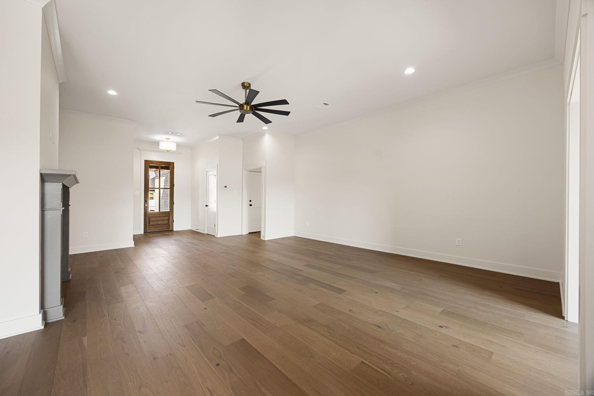 2324 Lakewood Circle