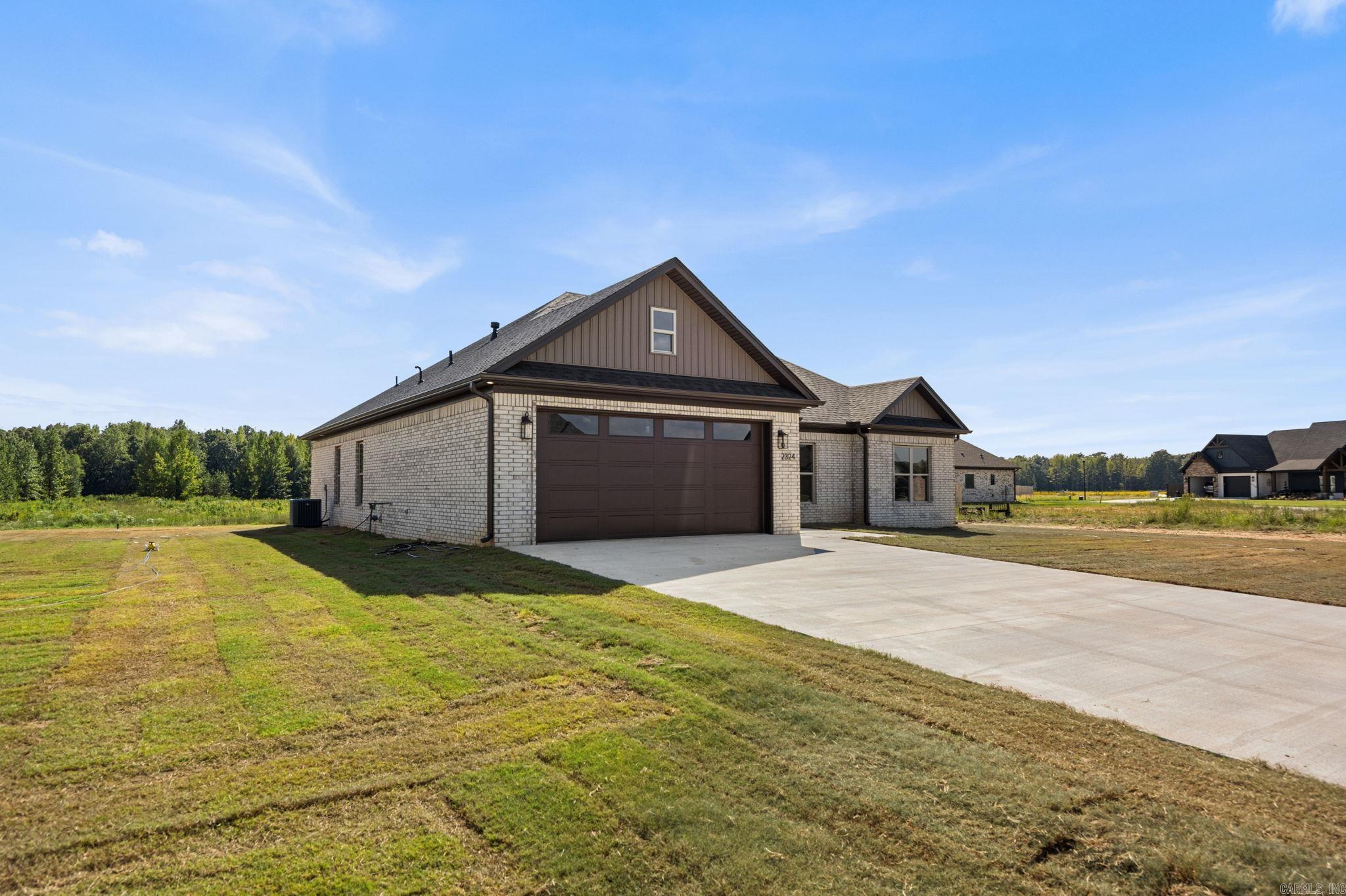 2324 Lakewood Circle