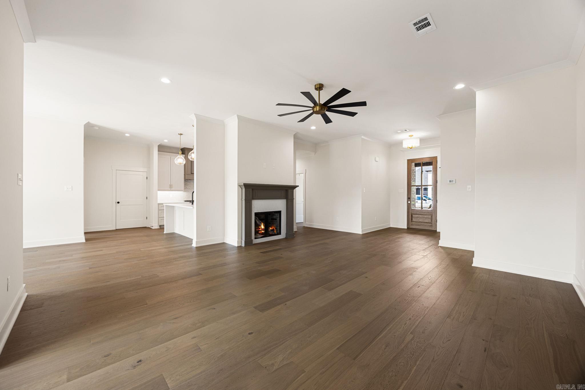 2324 Lakewood Circle