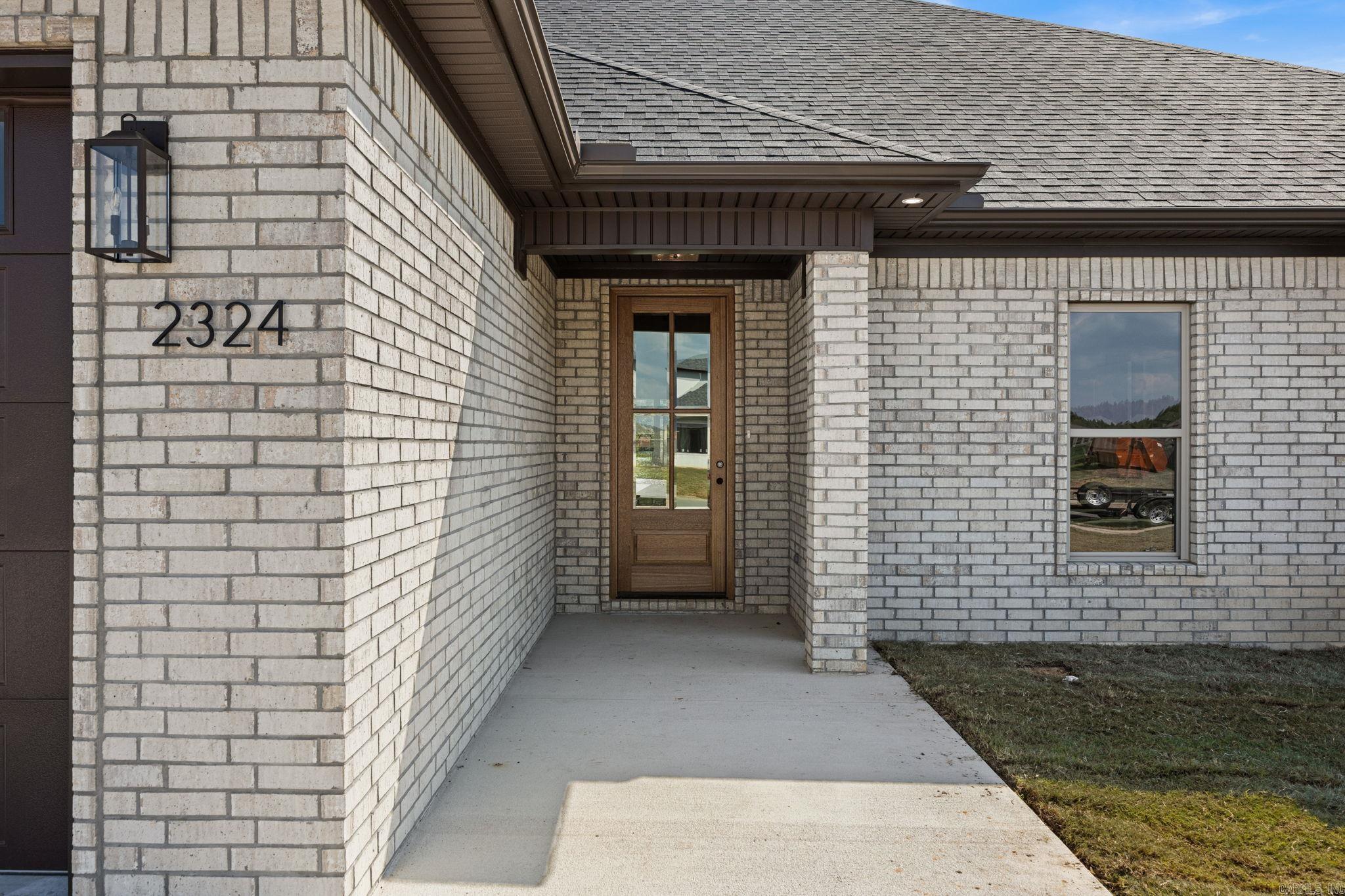 2324 Lakewood Circle