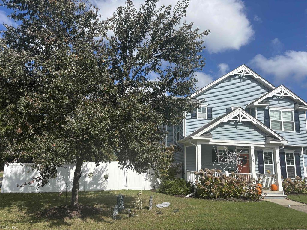 2221 Kirkby LN