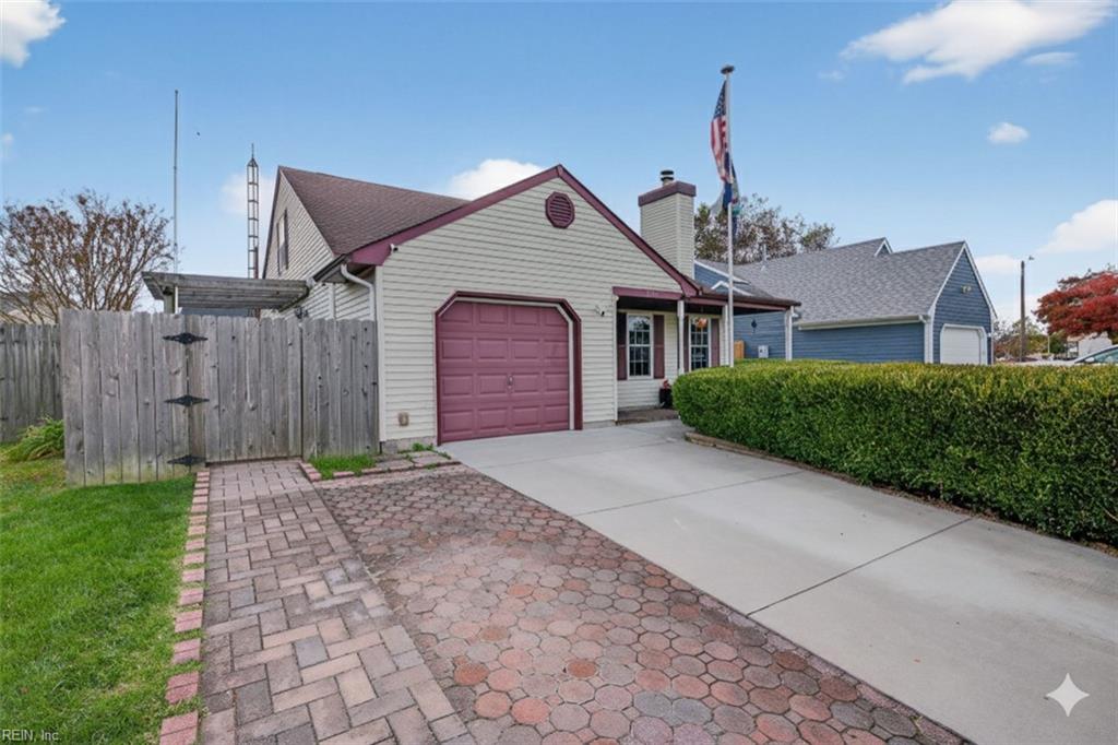1093 Casanova DR