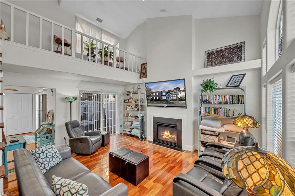 1437 Pebblebrook WAY