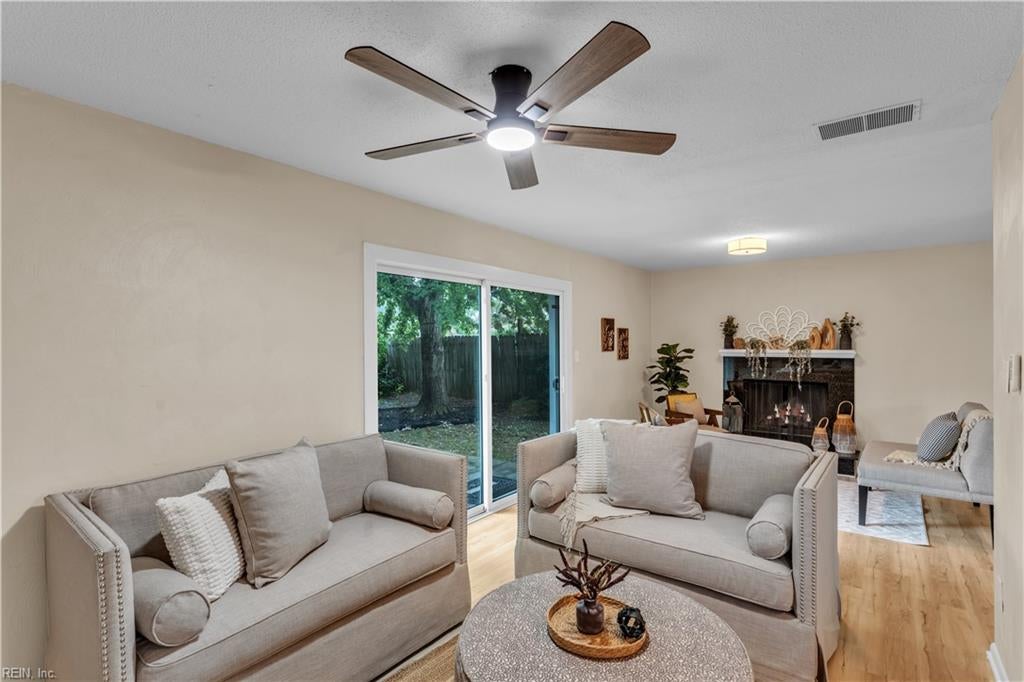 3225 Barrington DR