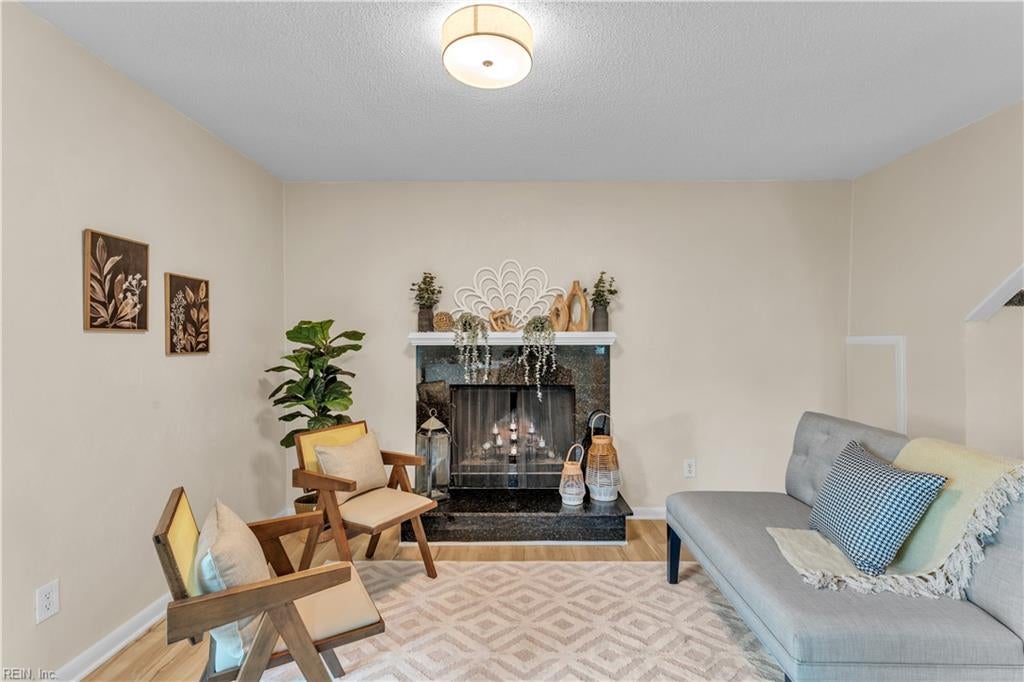 3225 Barrington DR
