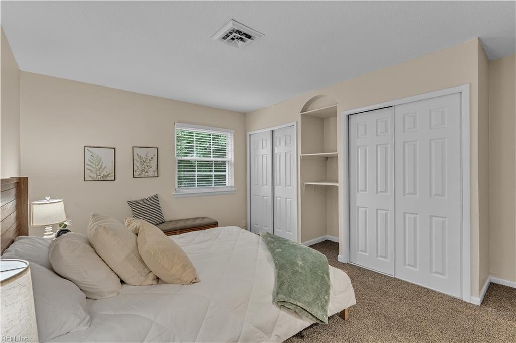3225 Barrington DR