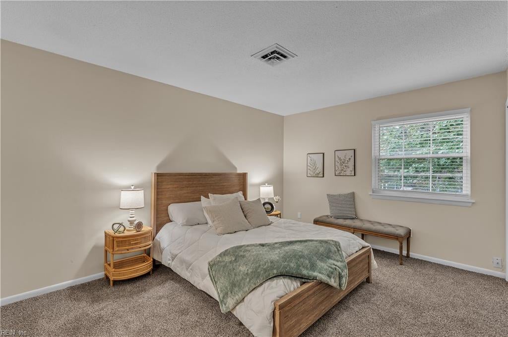 3225 Barrington DR