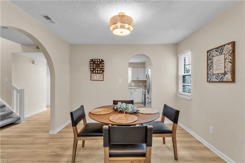 3225 Barrington DR