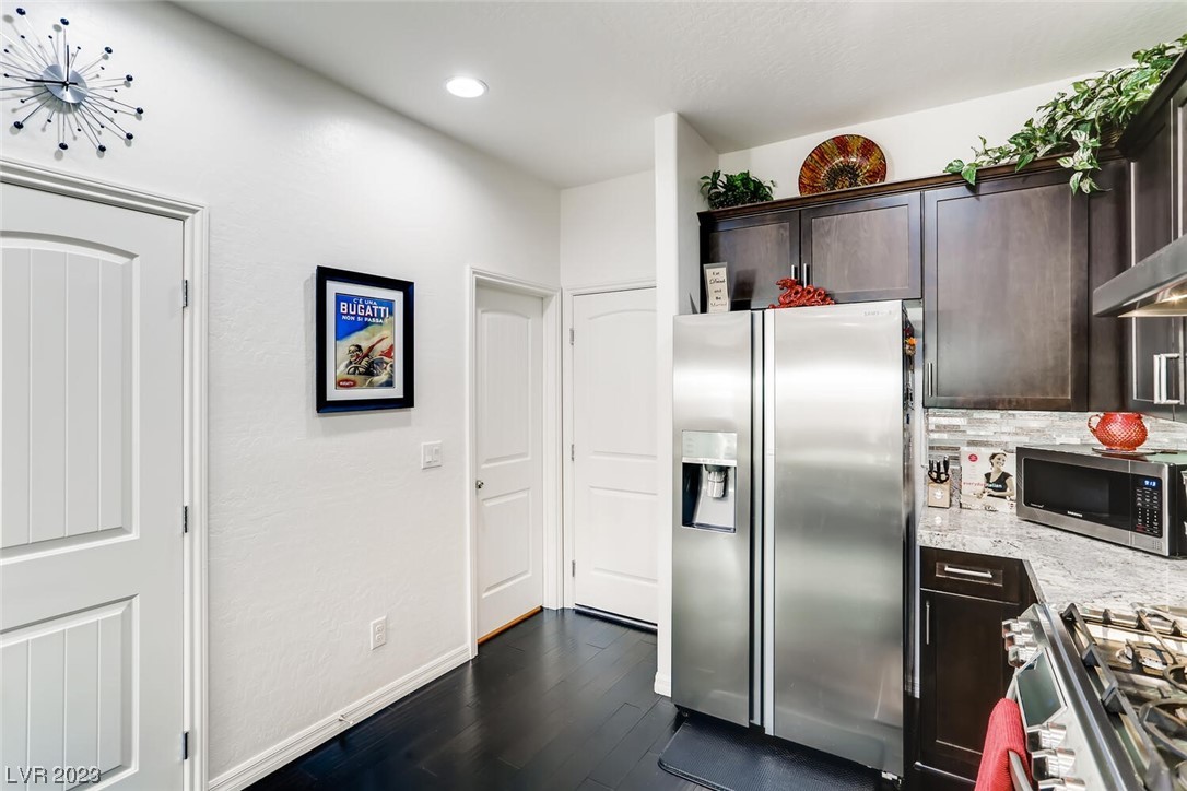 7279 Sterling Rock Avenue